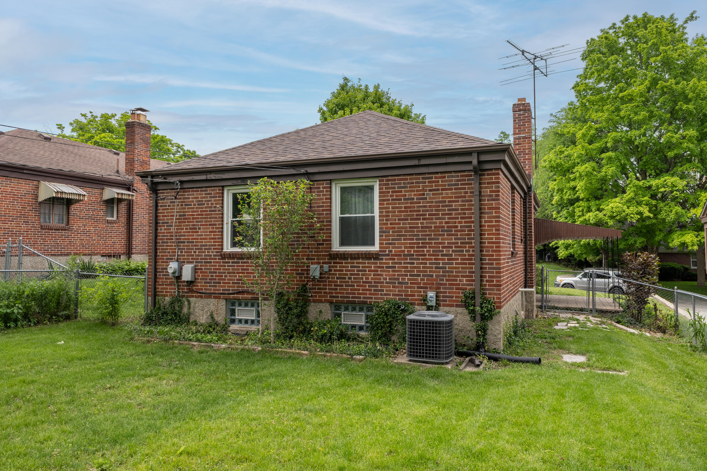 340 E Melford Avenue Property Photo 28