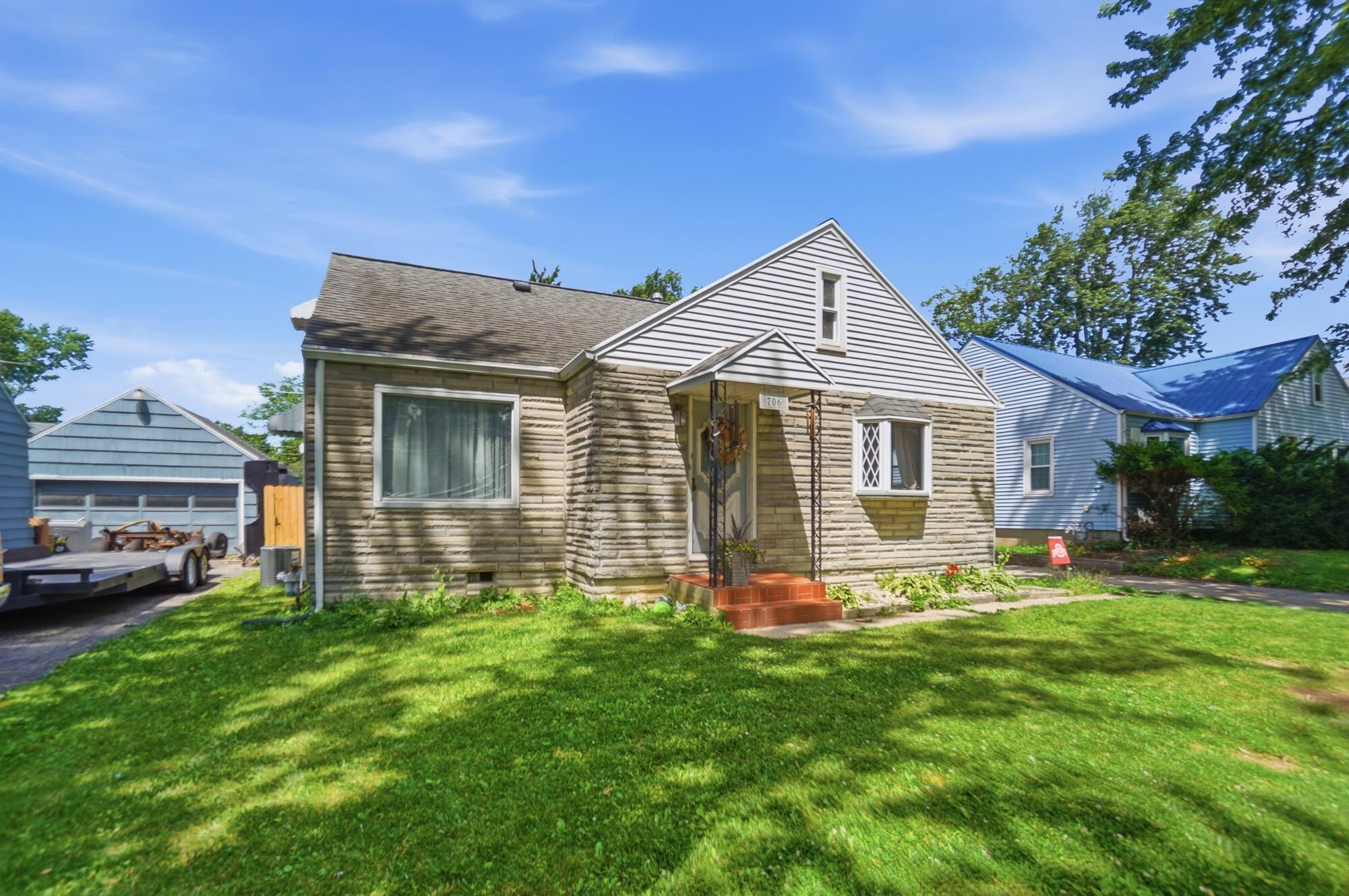 706 Radcliffe Street Property Photo 4