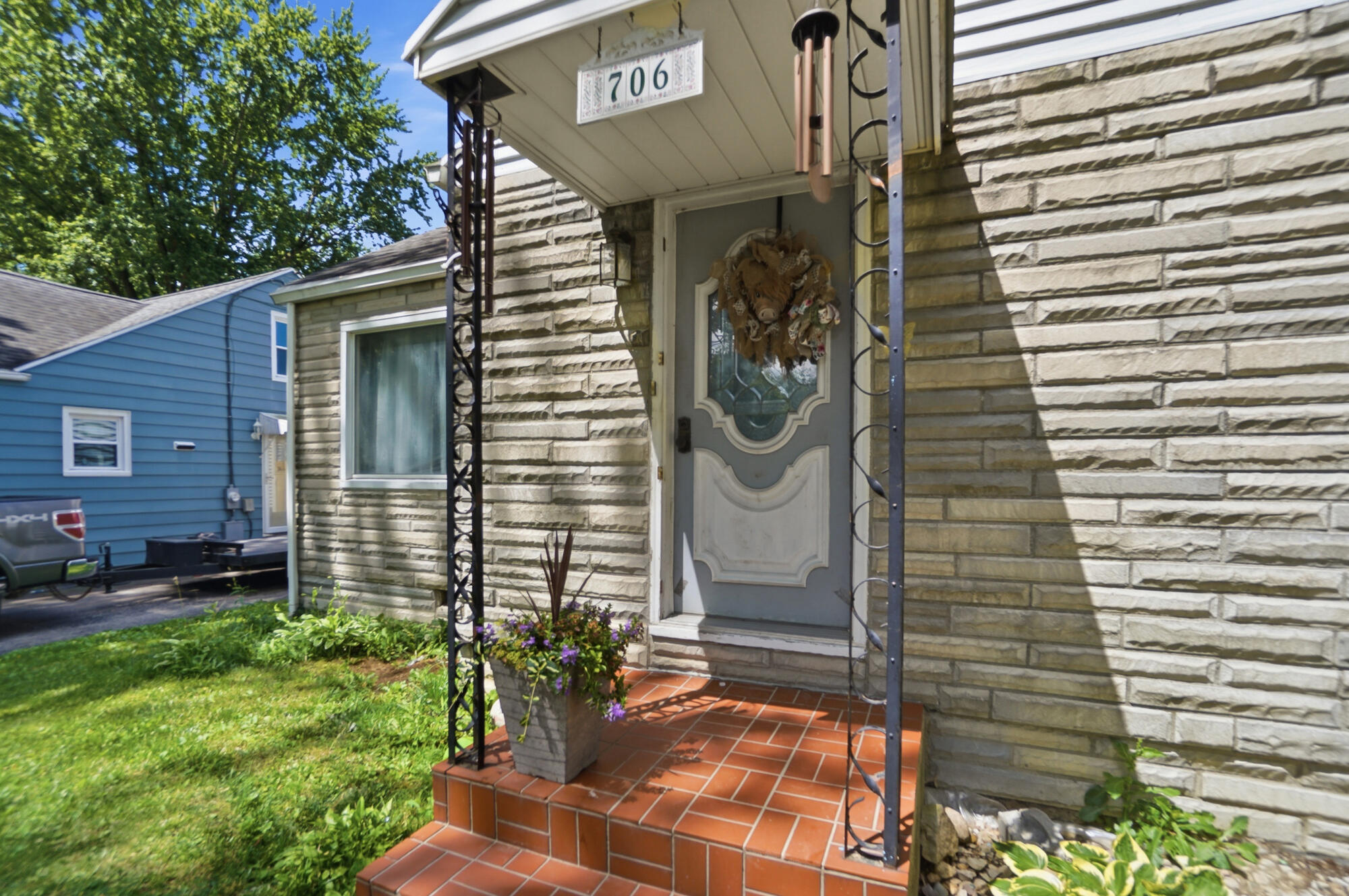 706 Radcliffe Street Property Photo 6