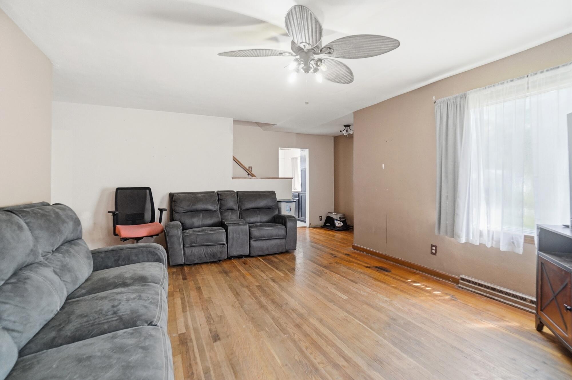 706 Radcliffe Street Property Photo 8