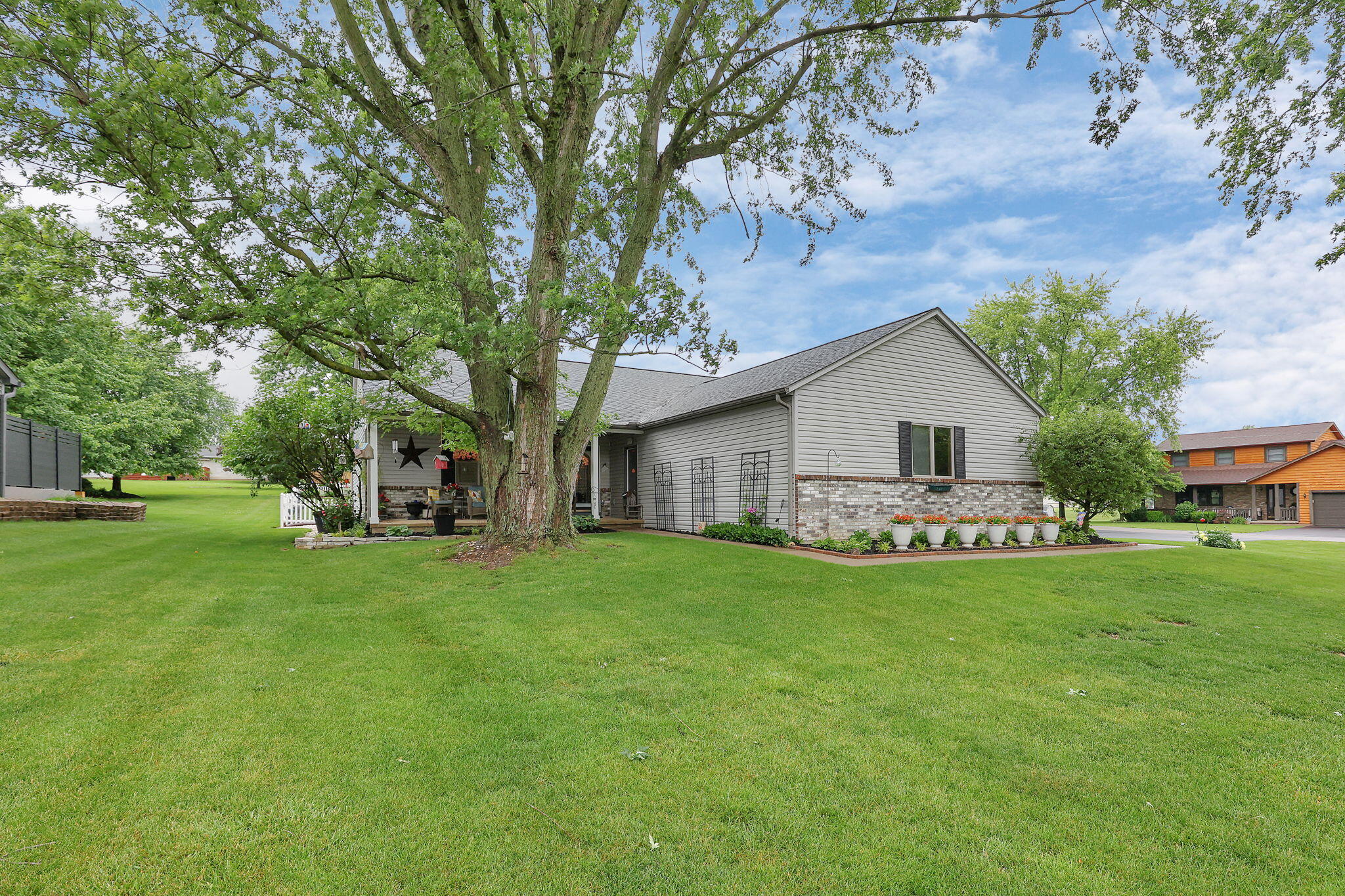 2185 Sequoya Trail Property Photo 1