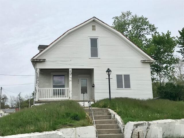 200 E Silver Street Property Photo 1