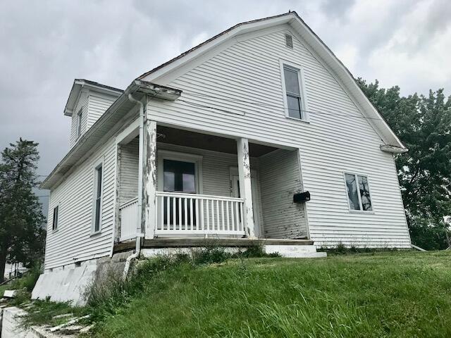 200 E Silver Street Property Photo 2