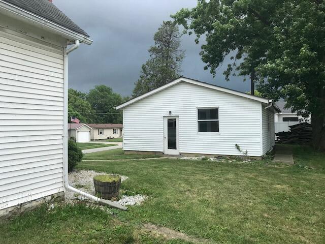 200 E Silver Street Property Photo 6