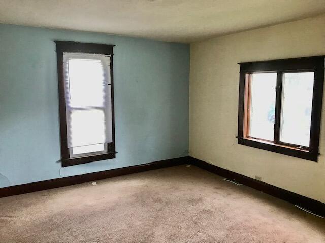 200 E Silver Street Property Photo 9