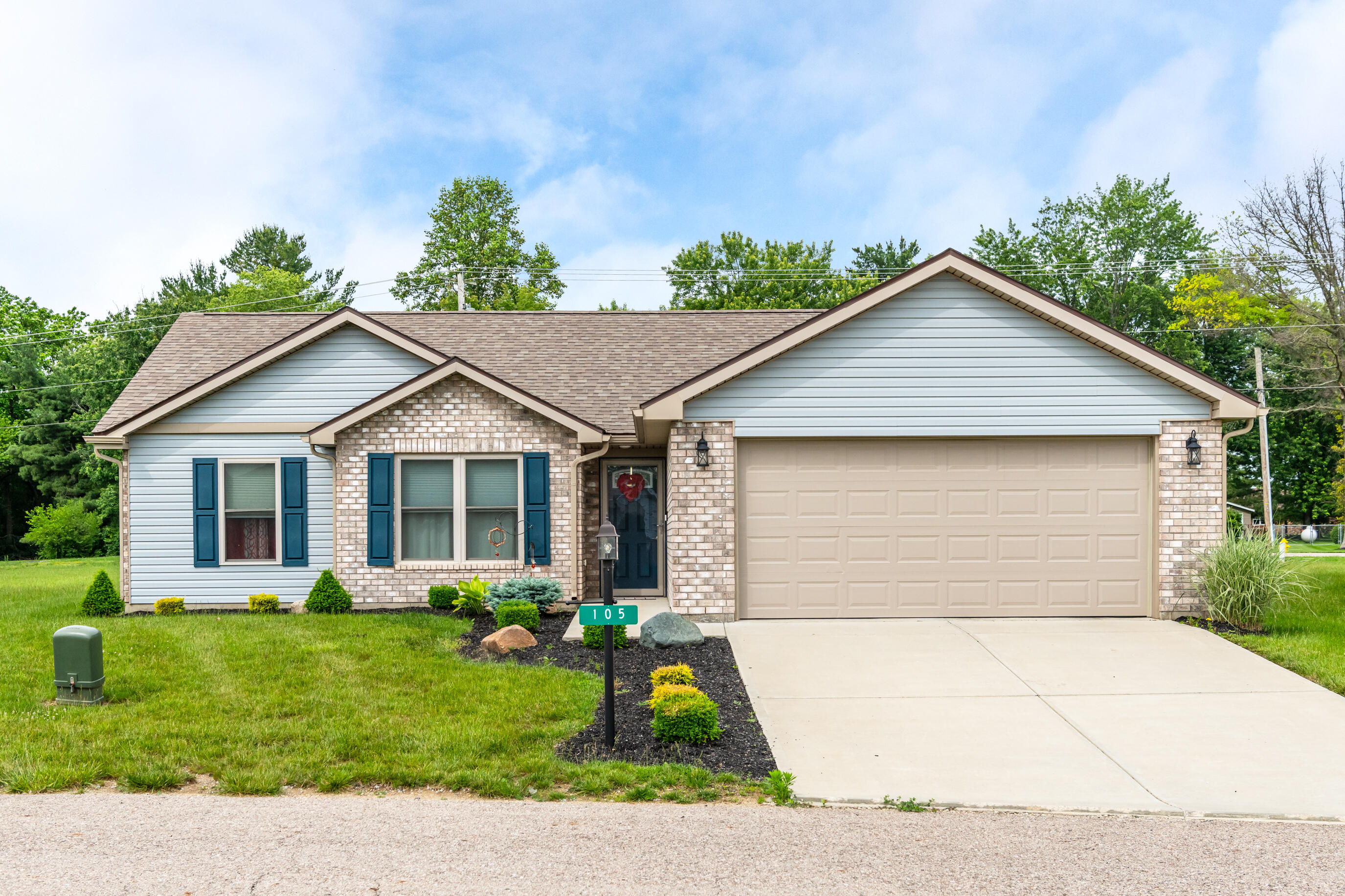 105 Pebble Creek Drive Property Photo 1