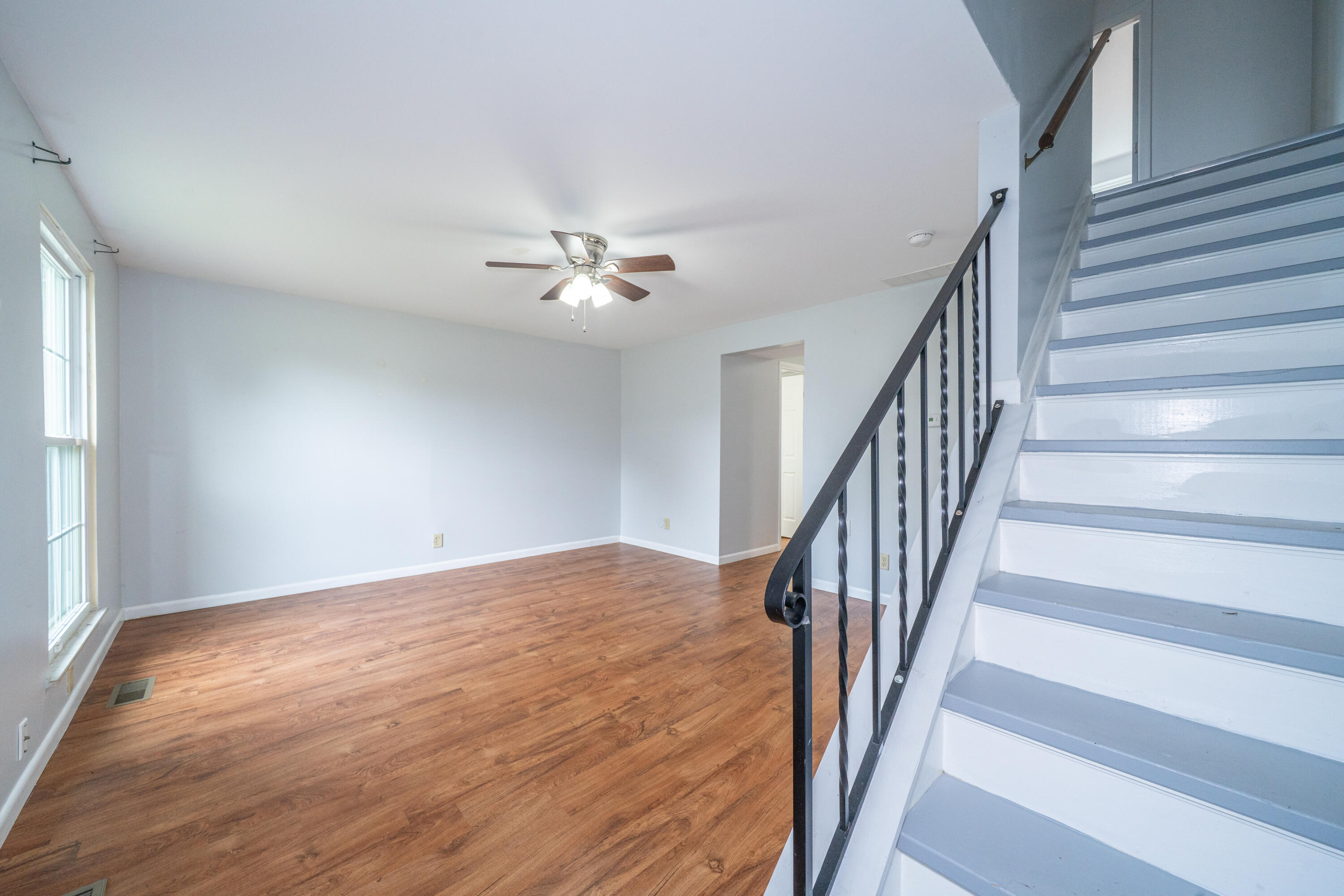 1010 Stoneybrook Trail Property Photo 3