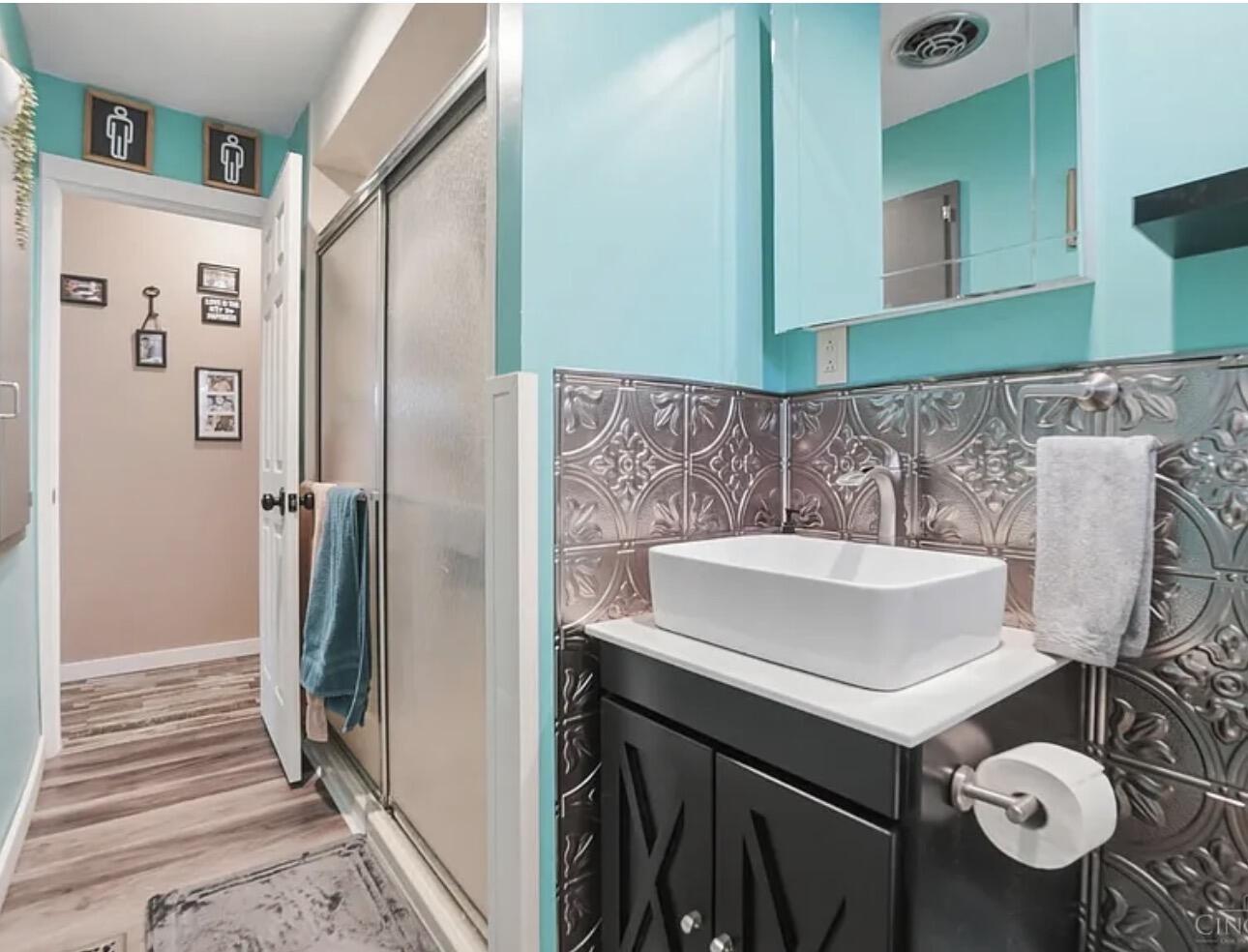 1621 Park Street Property Photo 8