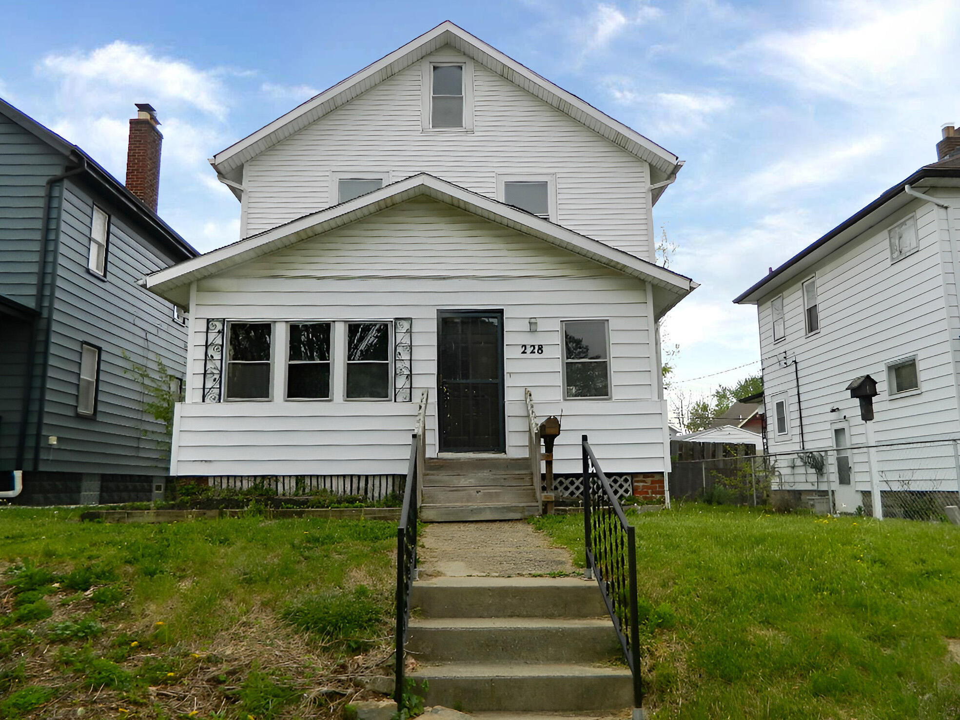 228 N Harris Avenue