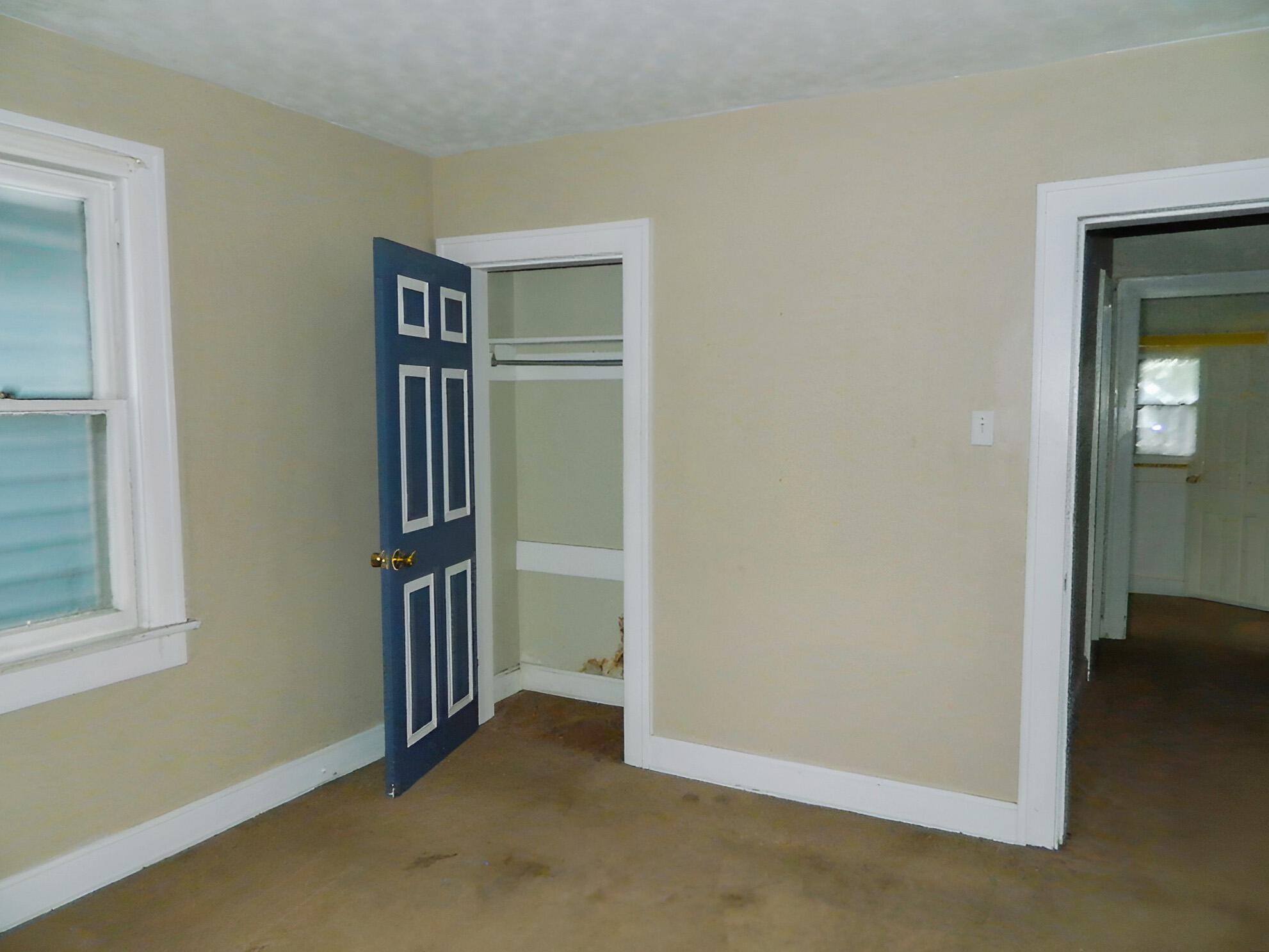 228 N Harris Avenue Property Photo 6