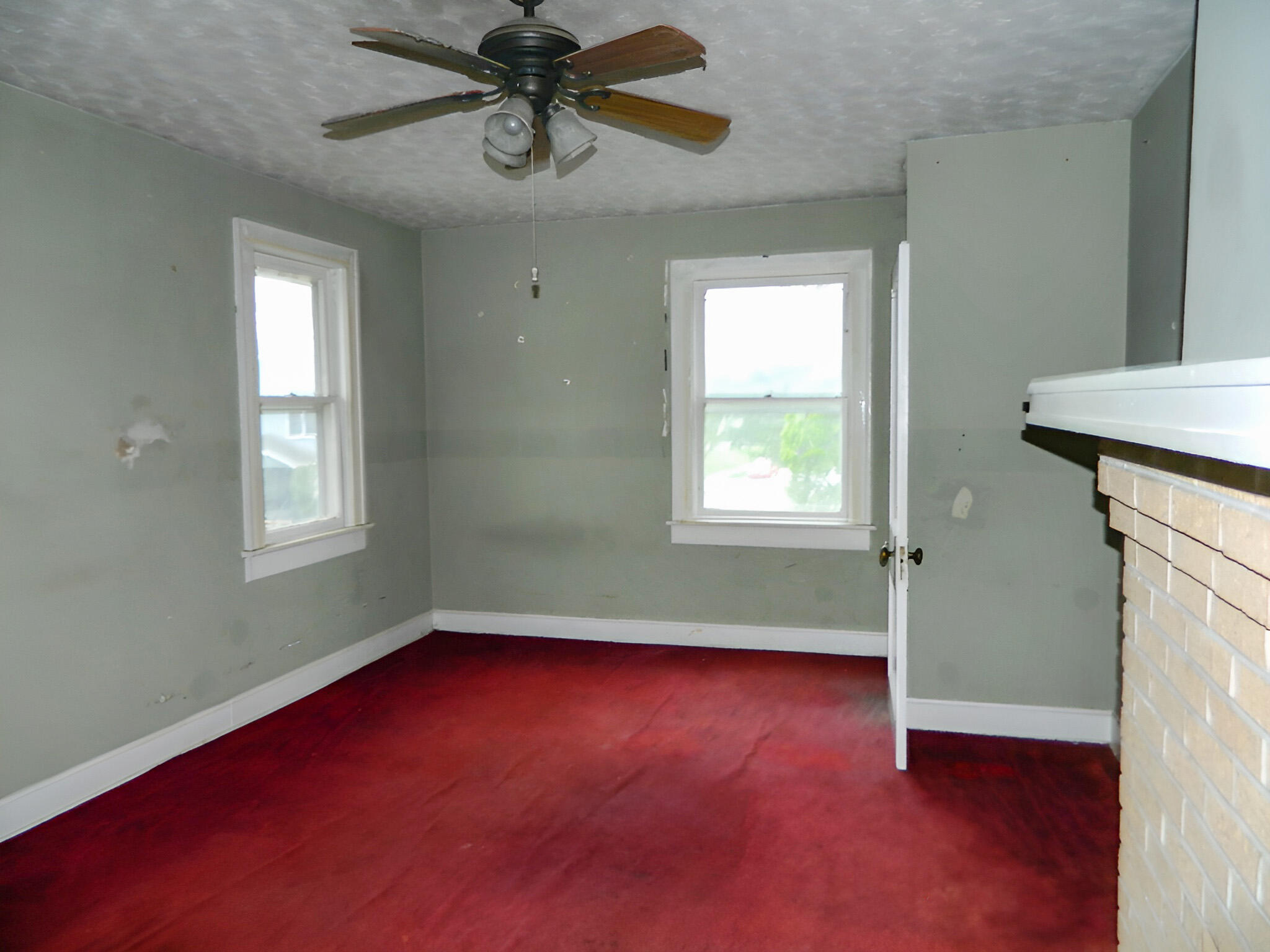 228 N Harris Avenue Property Photo 7