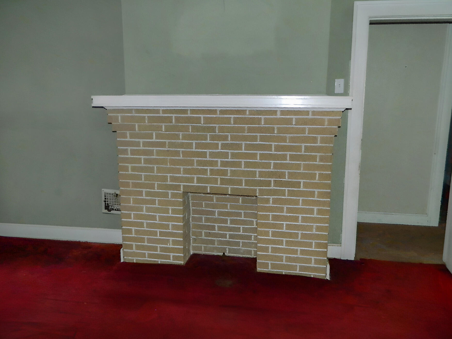 228 N Harris Avenue Property Photo 8