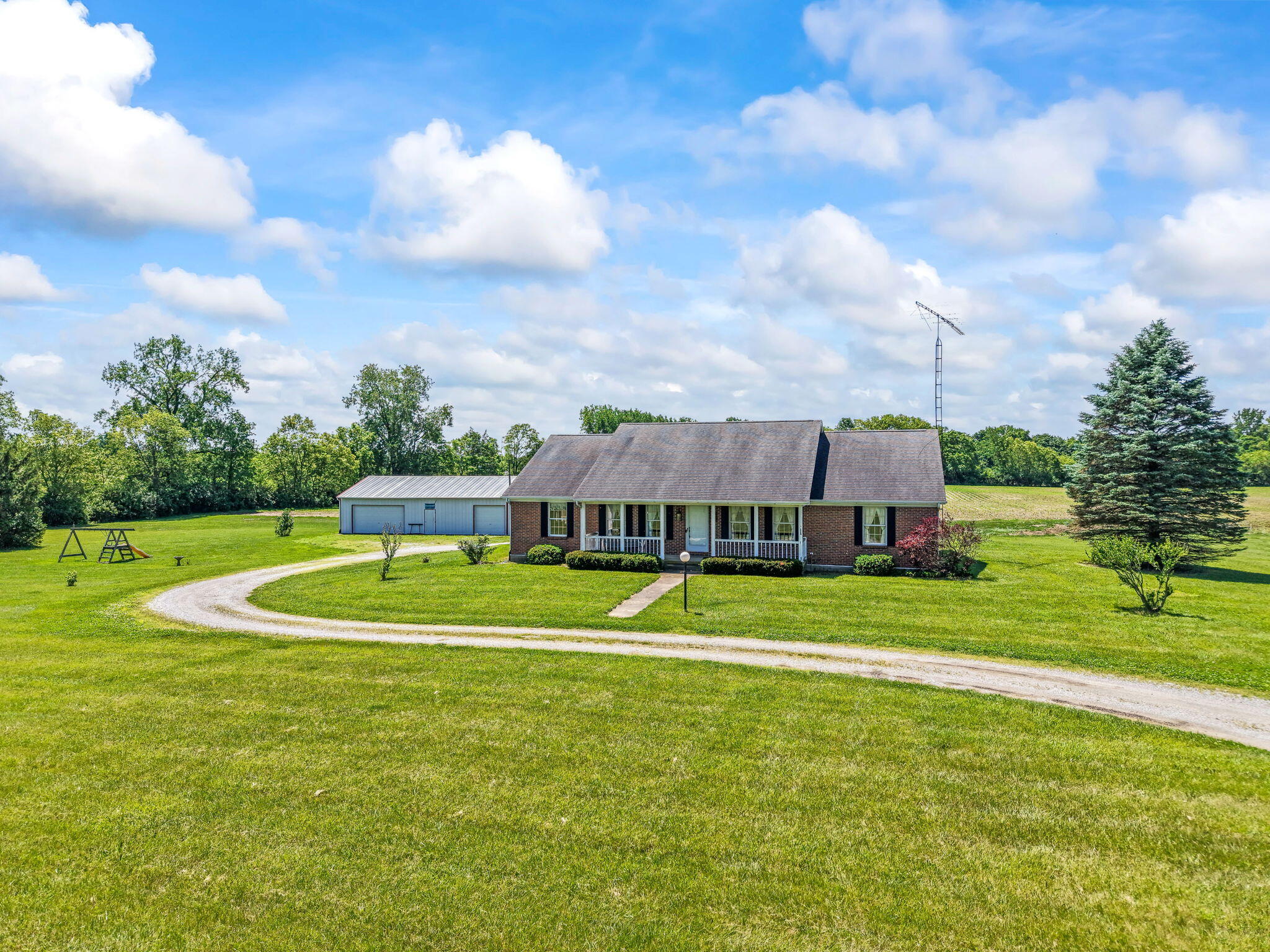 7624 E State Route 41 Property Photo 1