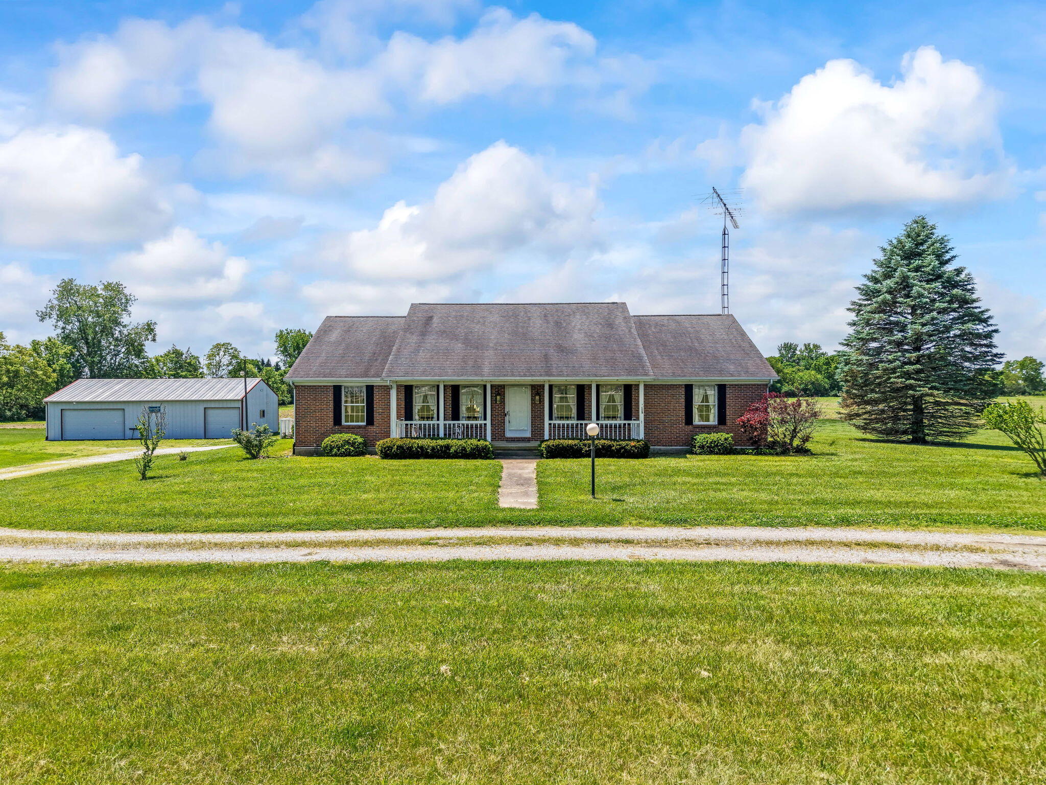 7624 E State Route 41 Property Photo 2