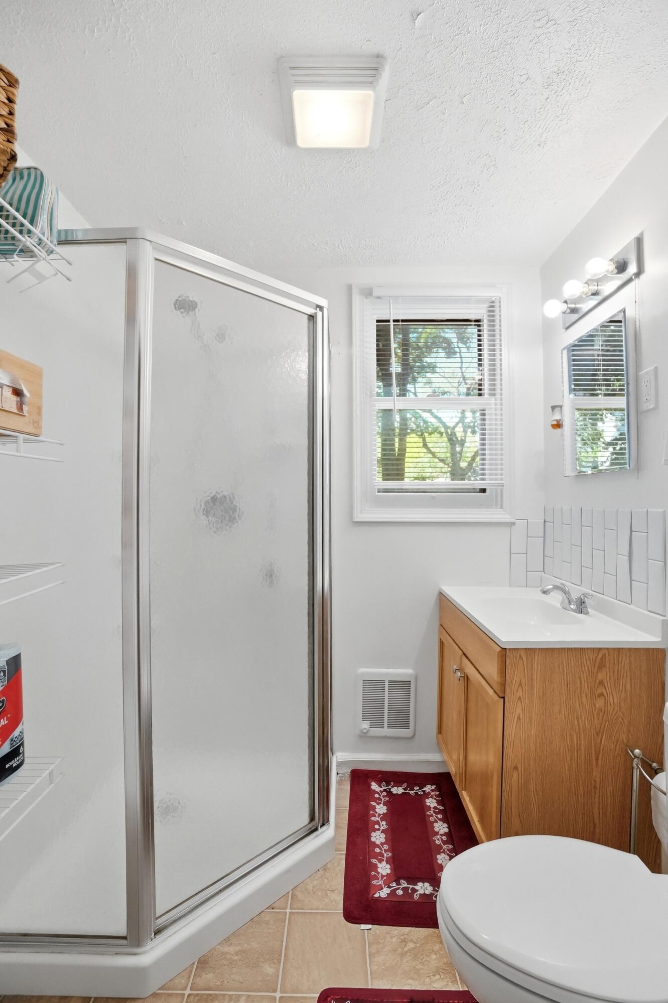 110 E First Street Property Photo 18