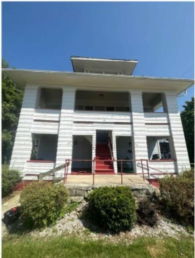 204 W Johnny Lytle Avenue