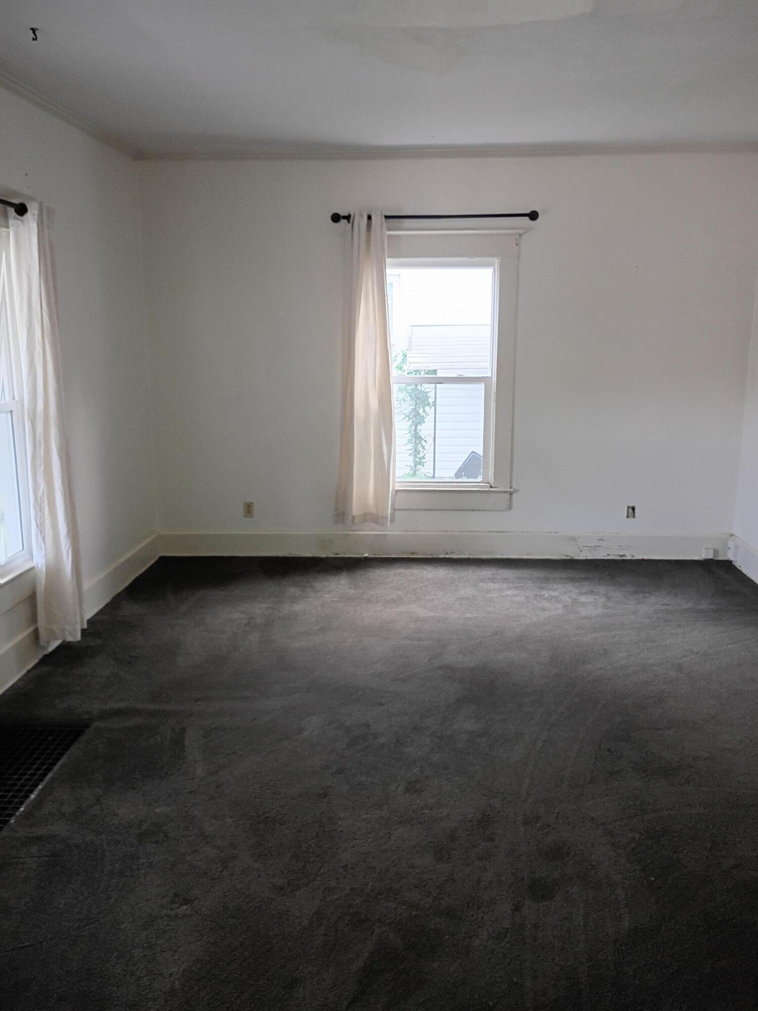306-308 E Northern Avenue Property Photo 3