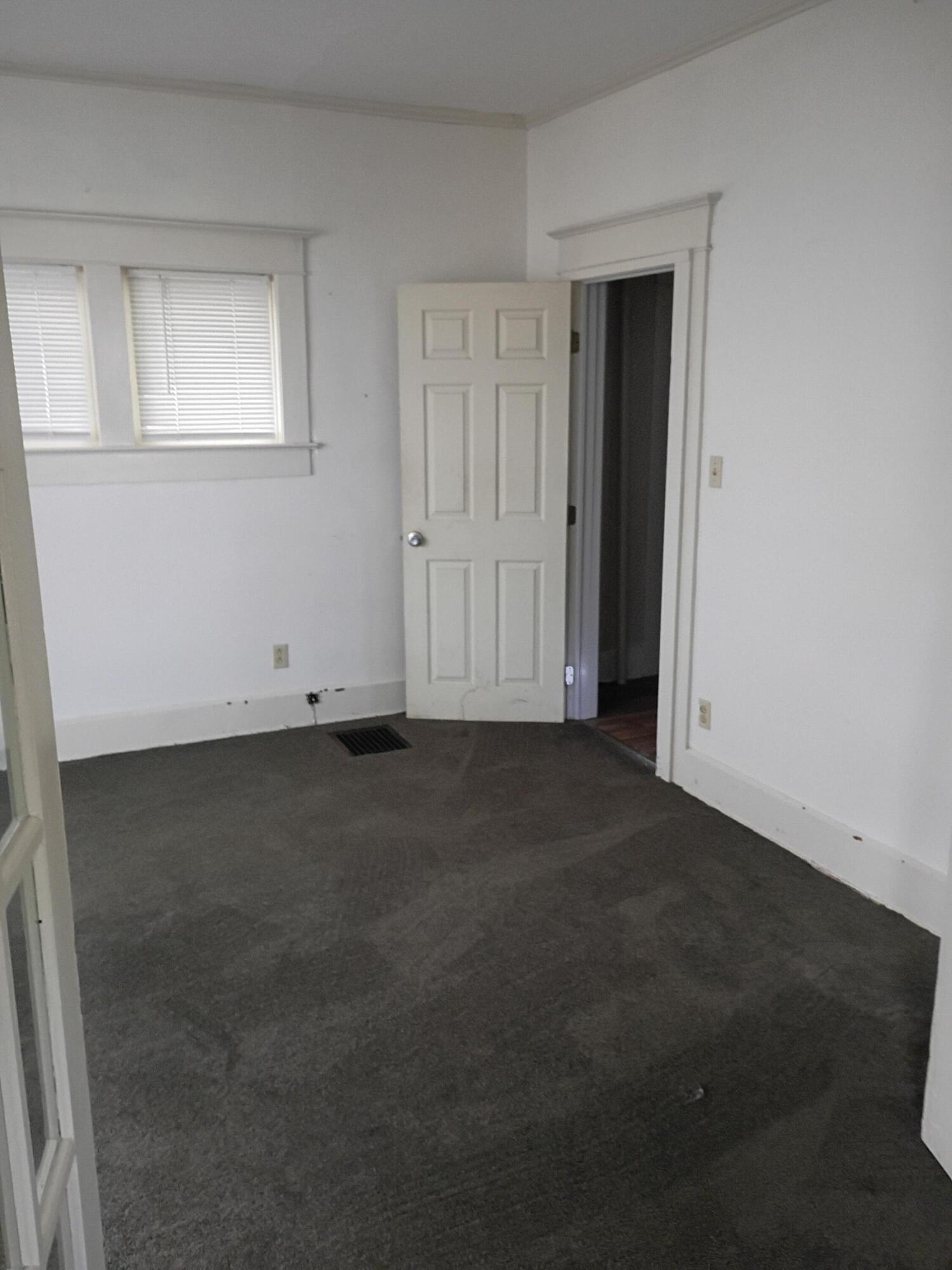 306-308 E Northern Avenue Property Photo 7