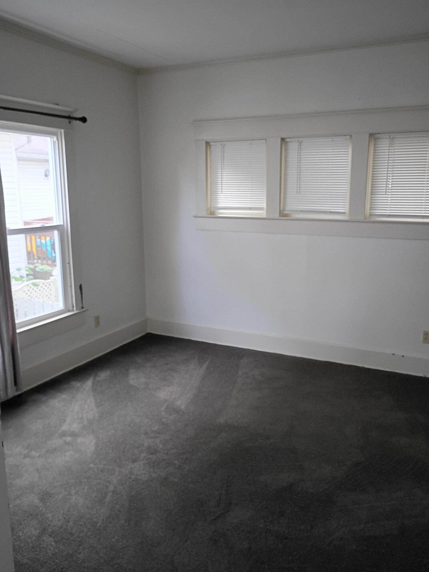306-308 E Northern Avenue Property Photo 8