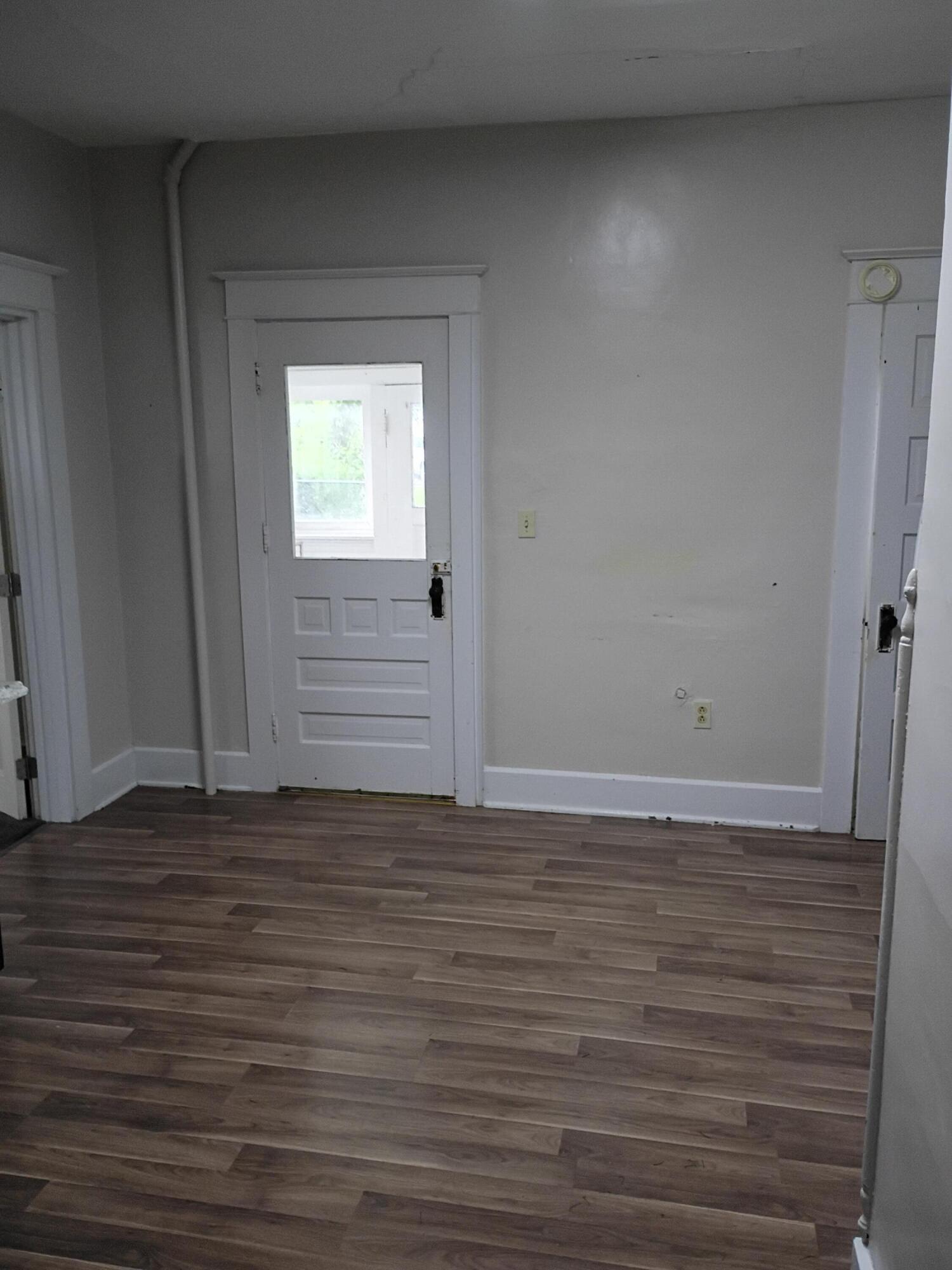 306-308 E Northern Avenue Property Photo 13