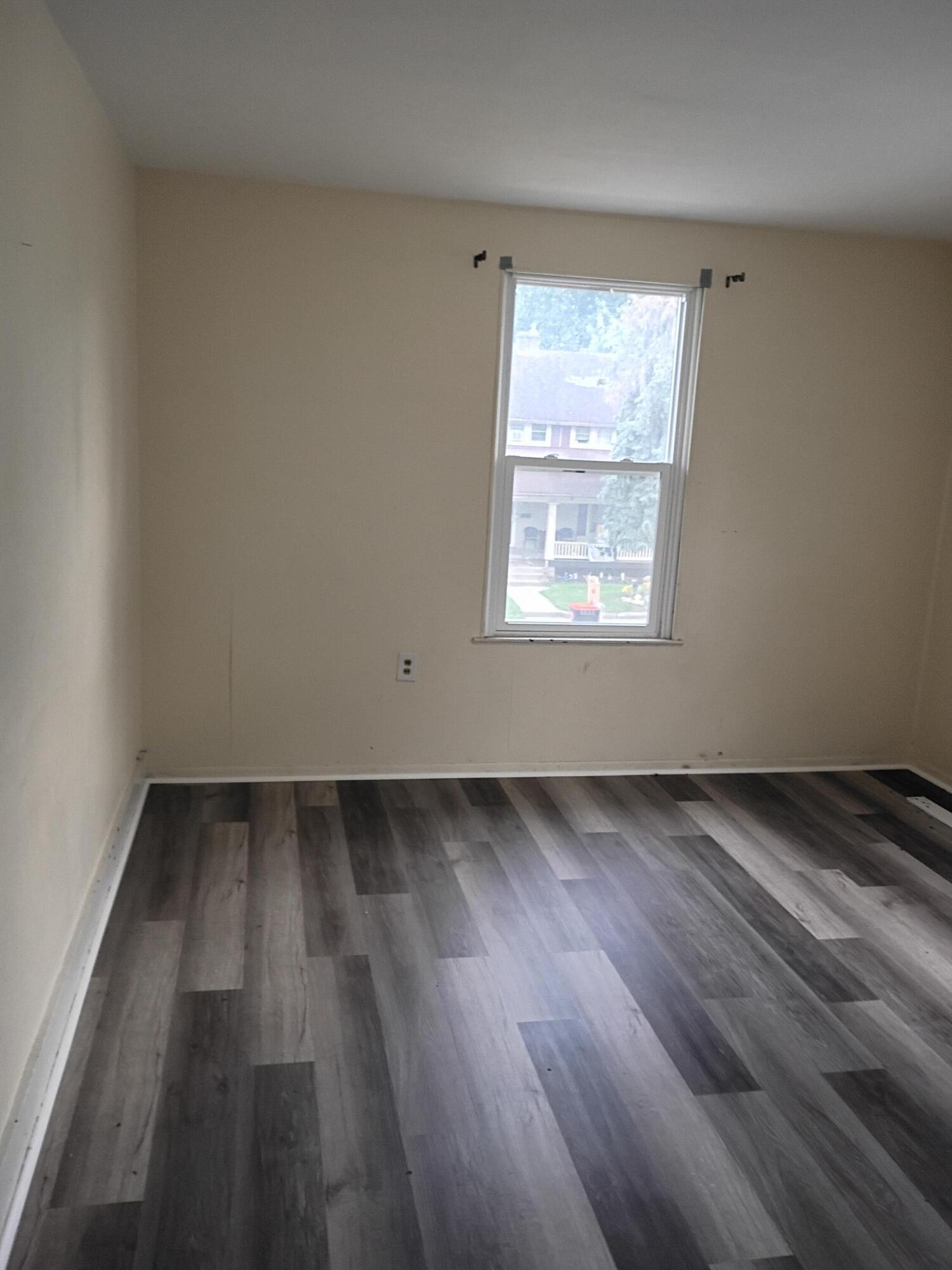 306-308 E Northern Avenue Property Photo 16