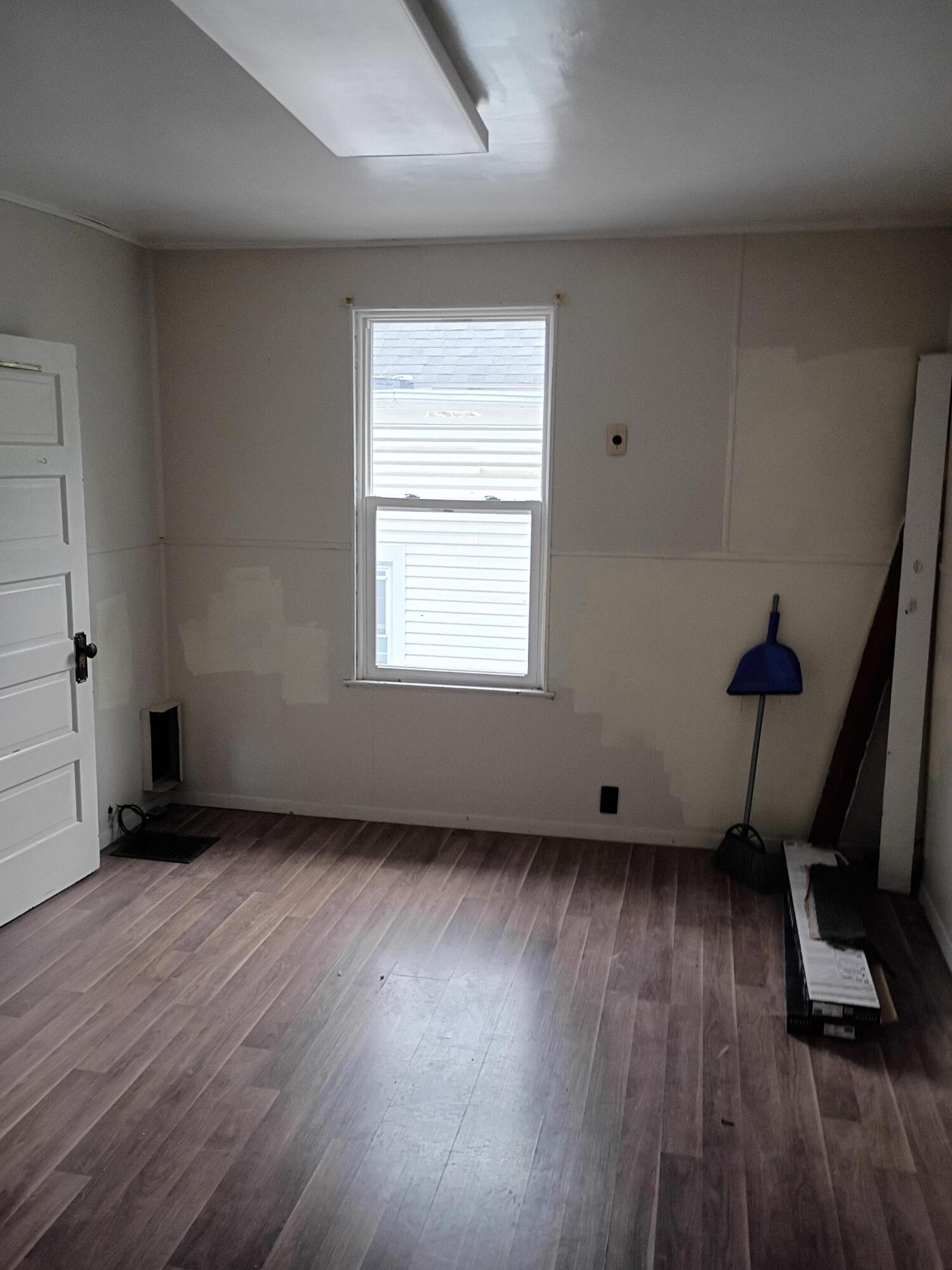 306-308 E Northern Avenue Property Photo 19