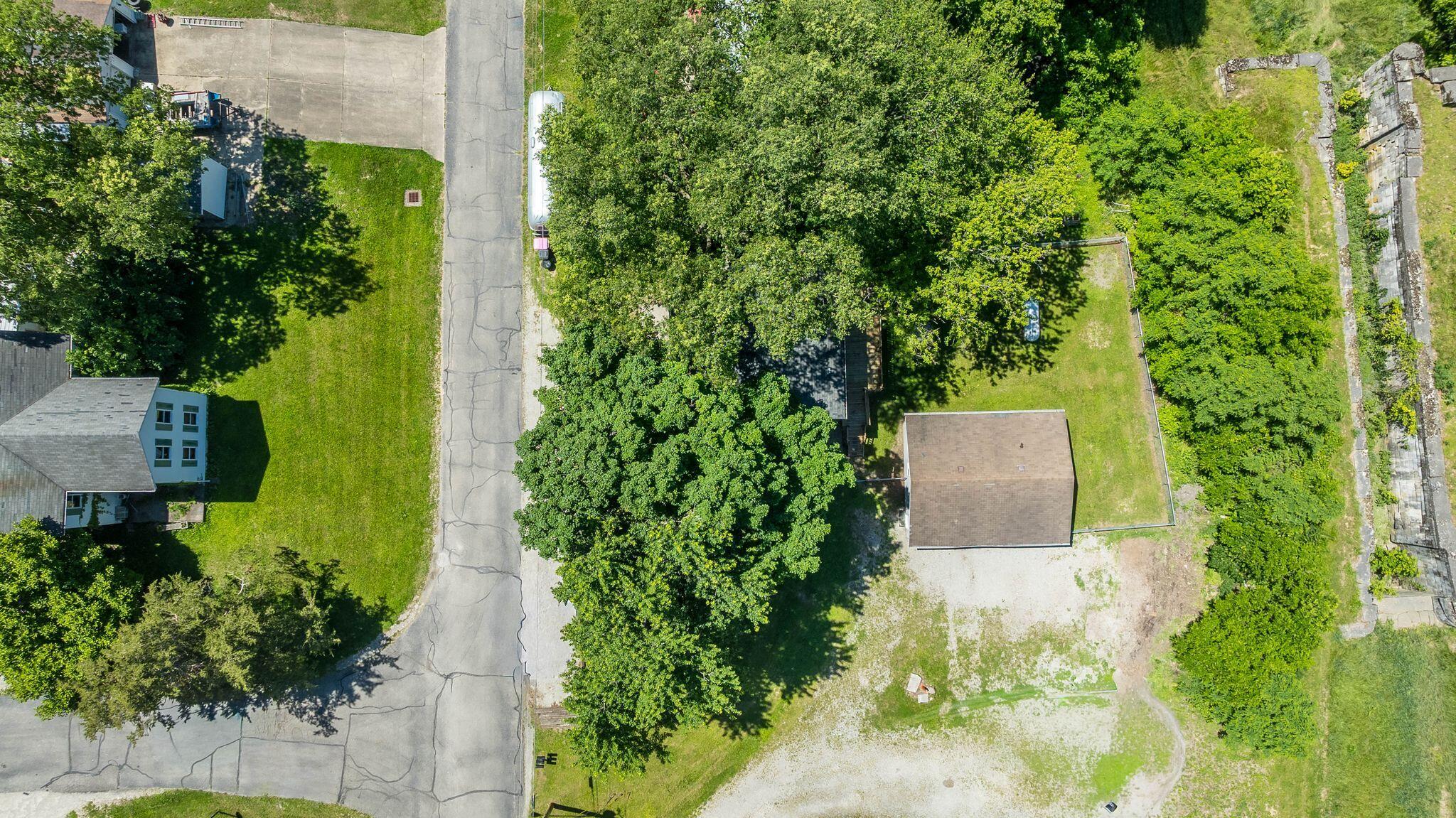 447 Towpath Trail Property Photo 27