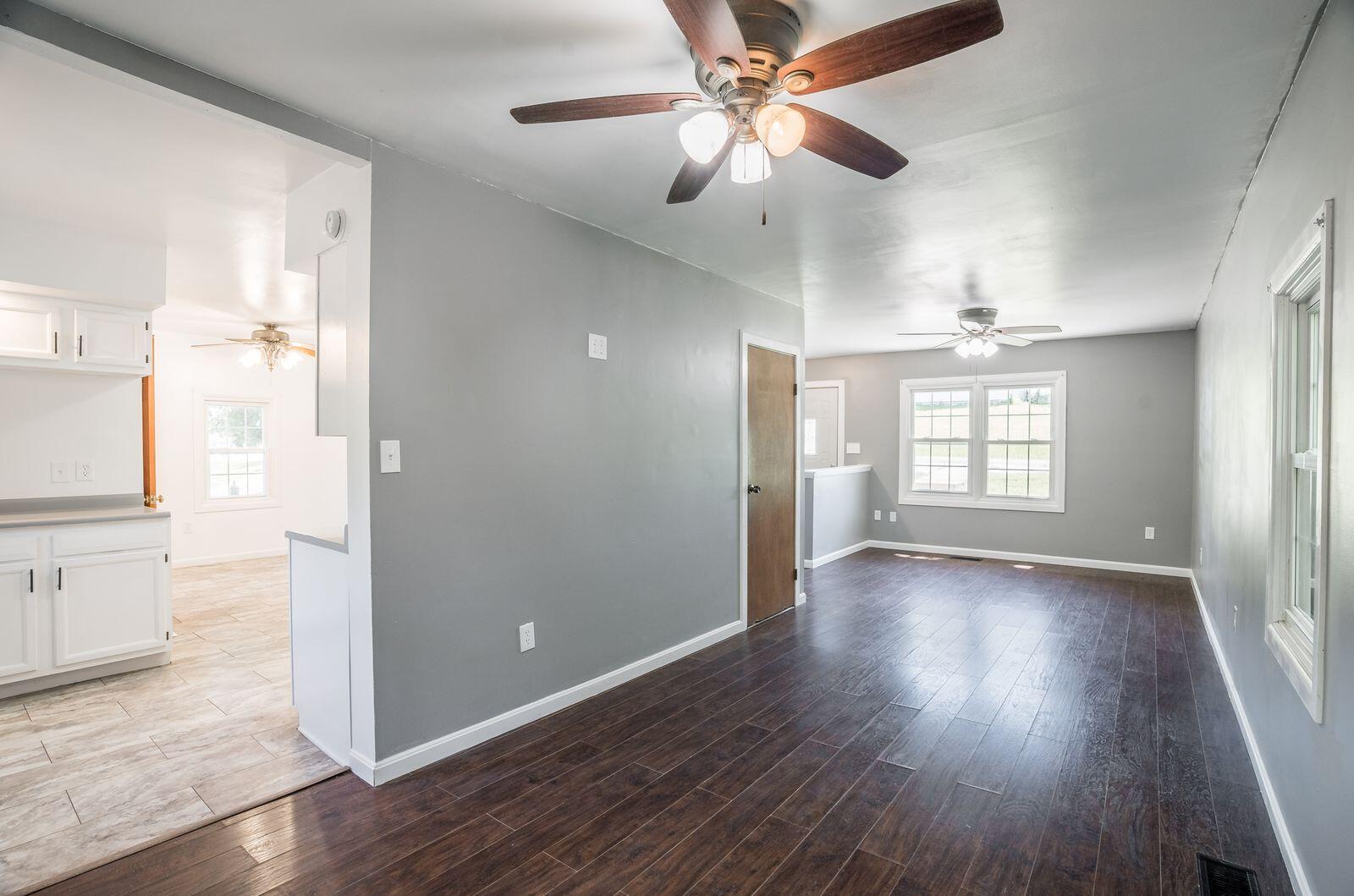 447 Towpath Trail Property Photo 31