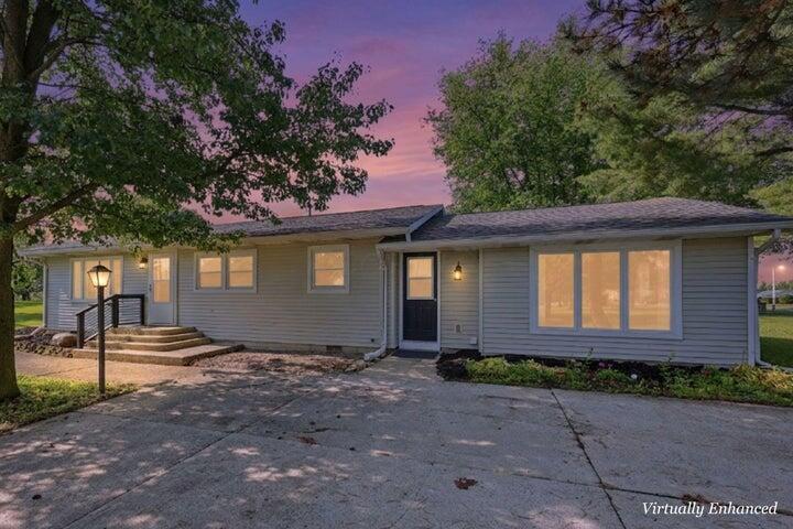1155 W Choctaw Drive Property Photo 1
