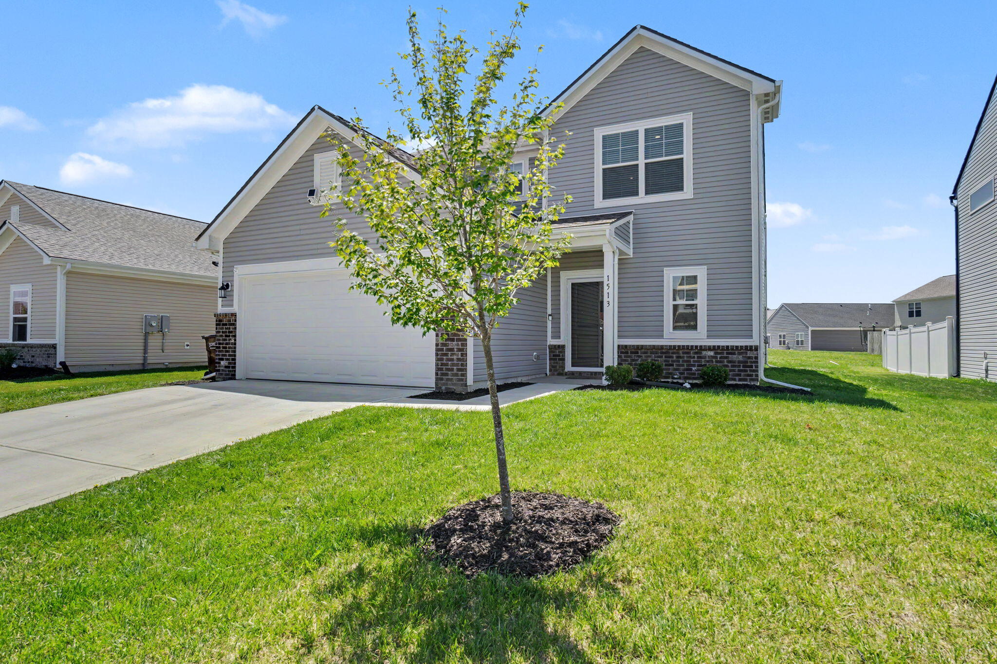1513 Arrowhead Drive Property Photo 2