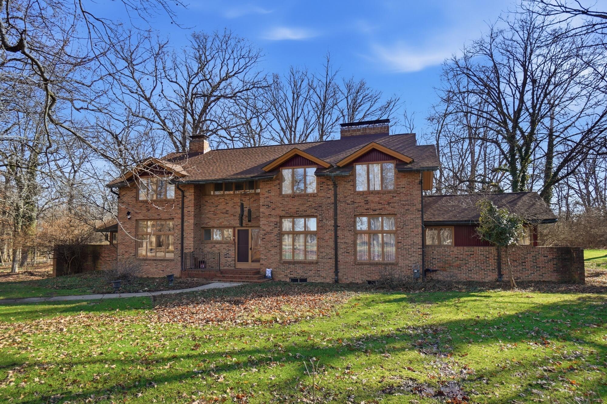2438 Signal Hill Road Property Photo 1