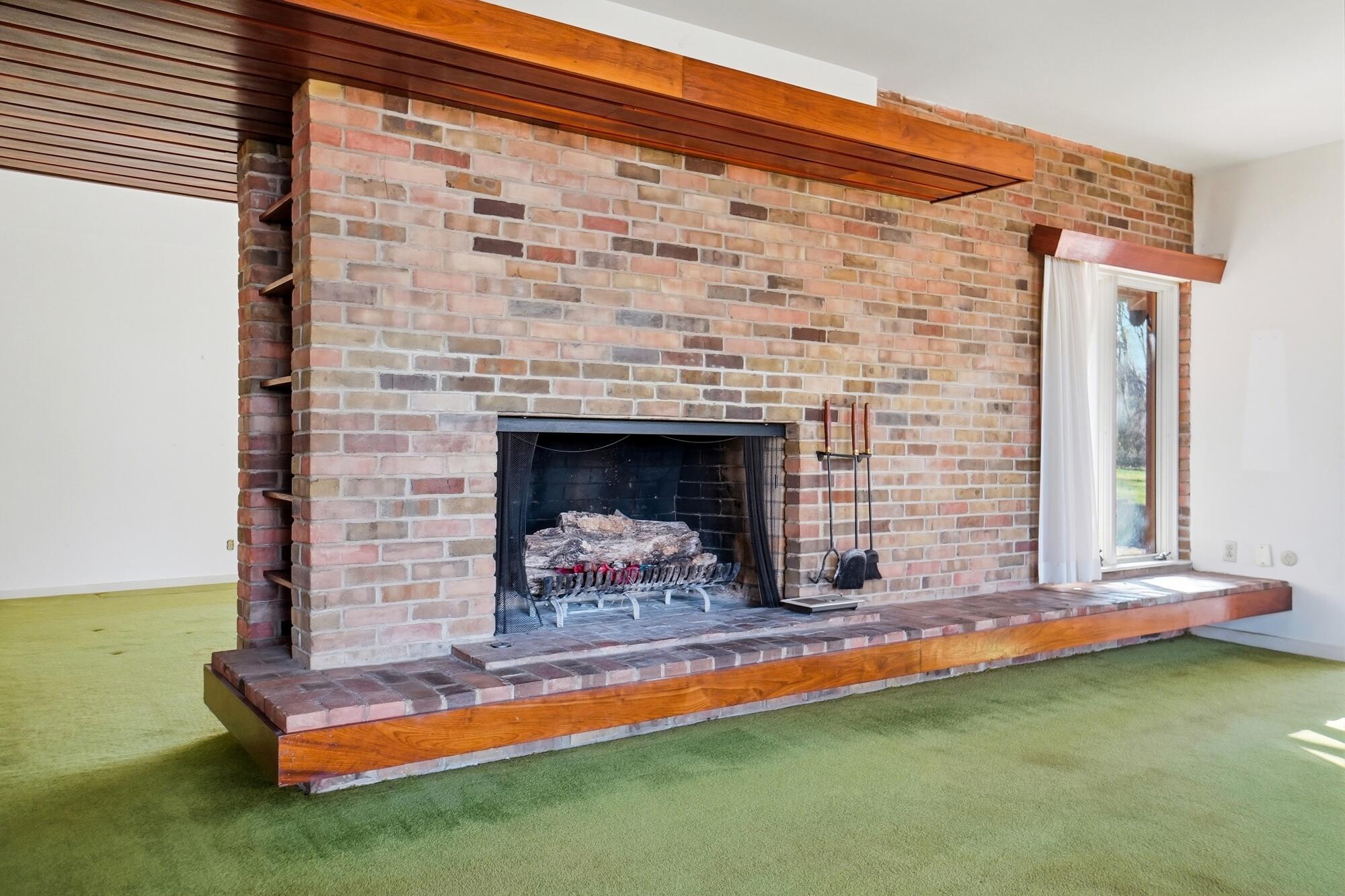 2438 Signal Hill Road Property Photo 7
