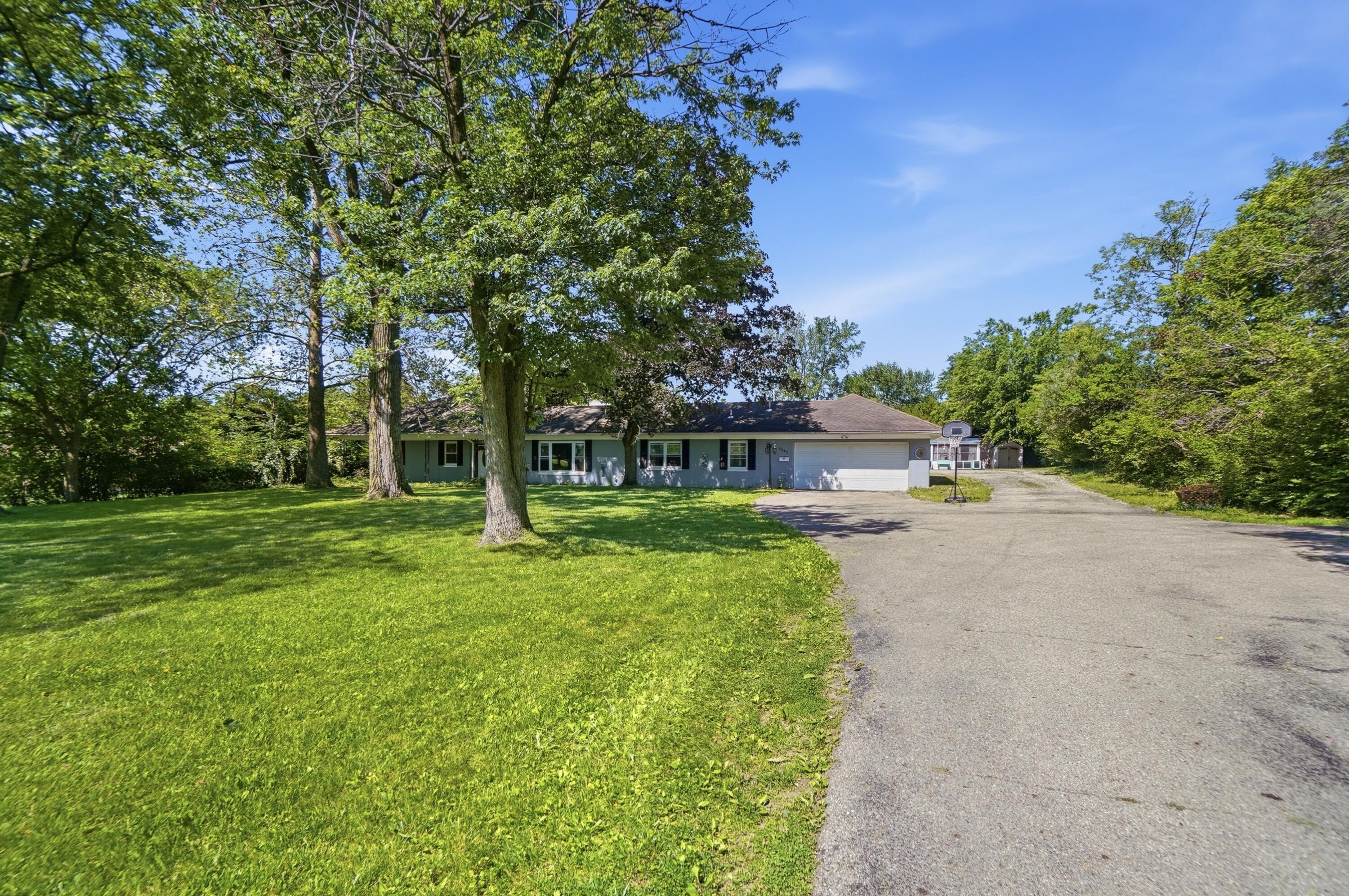 2553 Derr Road Property Photo 2