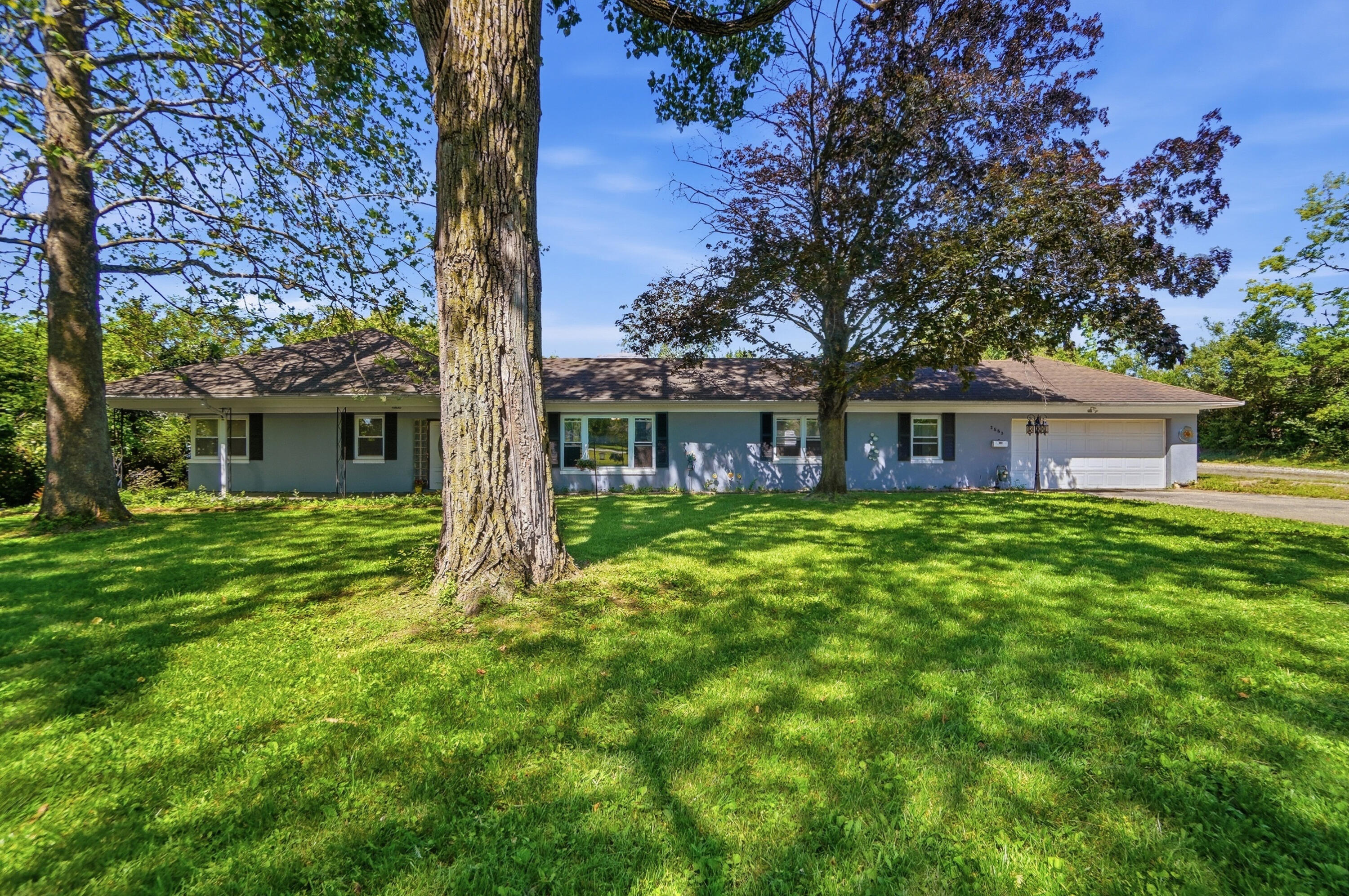 2553 Derr Road Property Photo 3