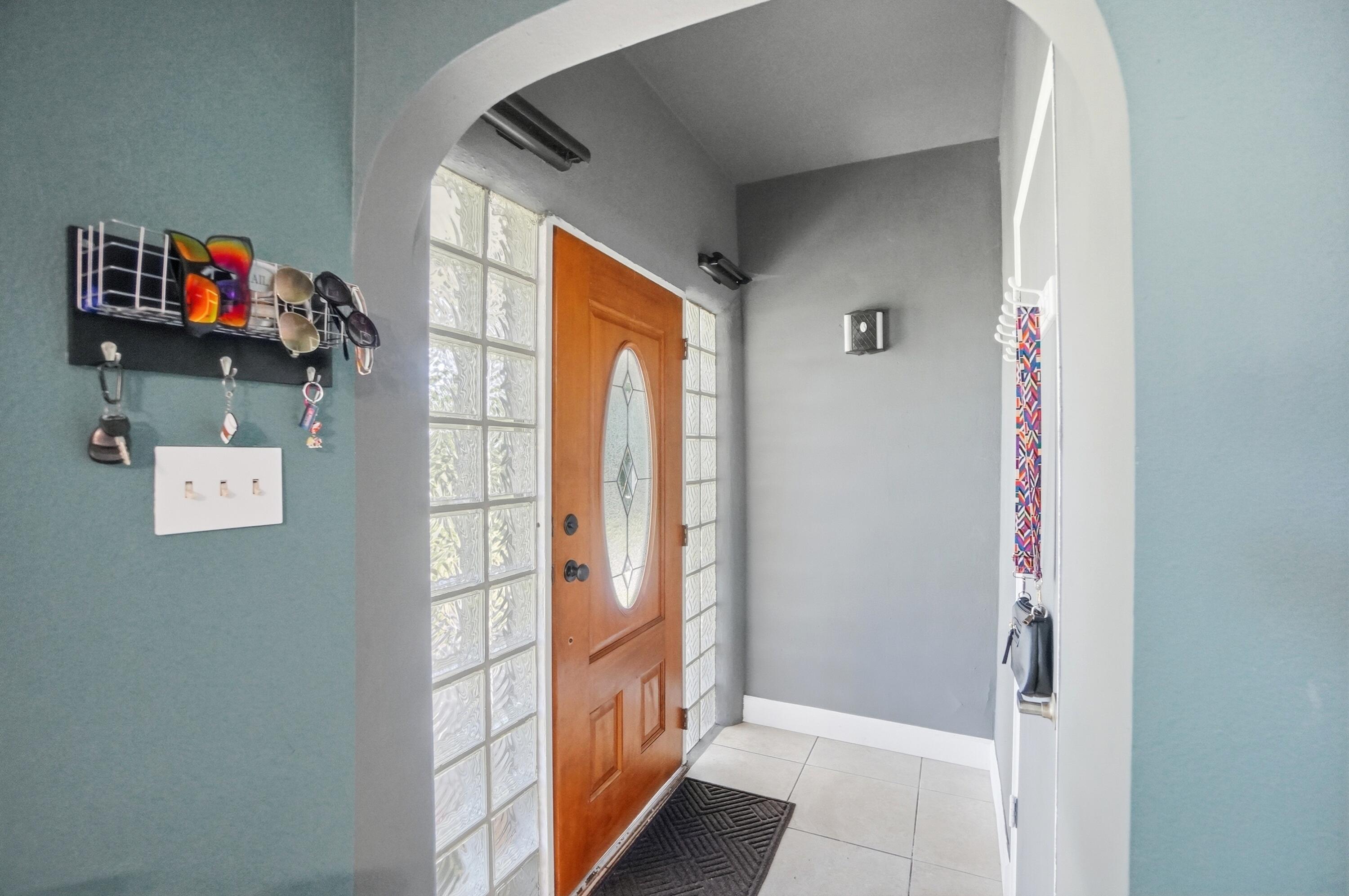 2553 Derr Road Property Photo 6