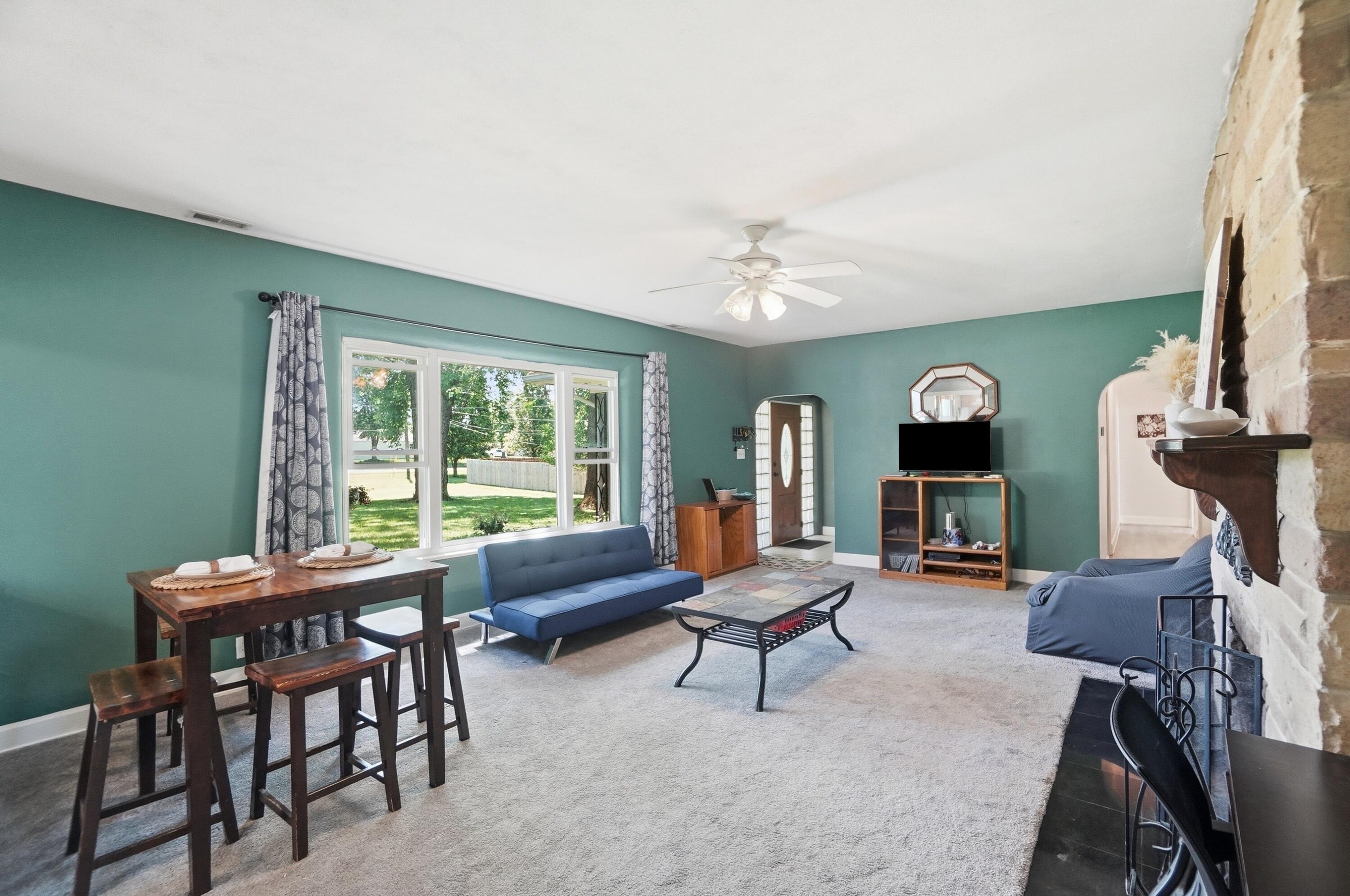 2553 Derr Road Property Photo 8