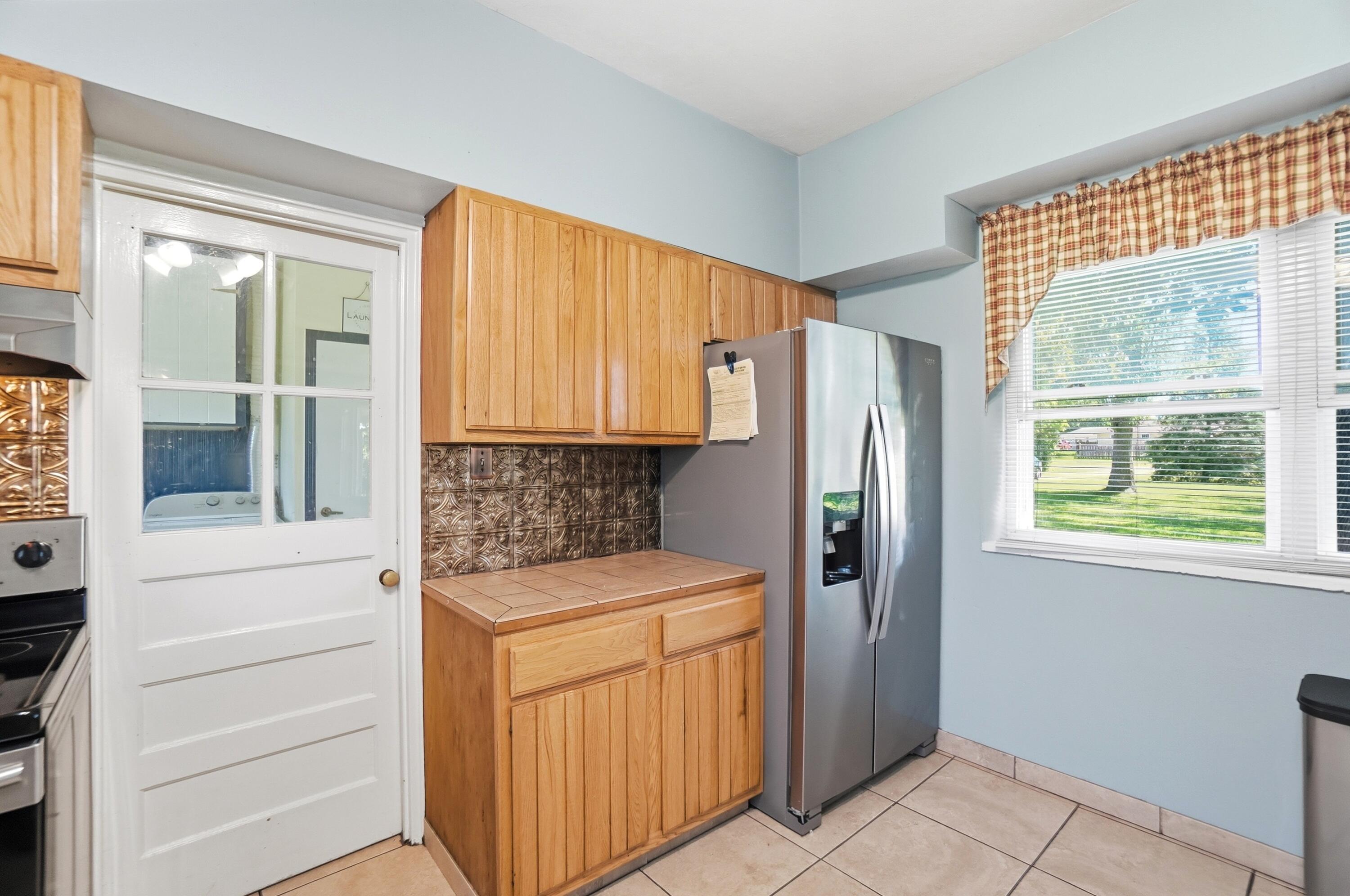 2553 Derr Road Property Photo 13