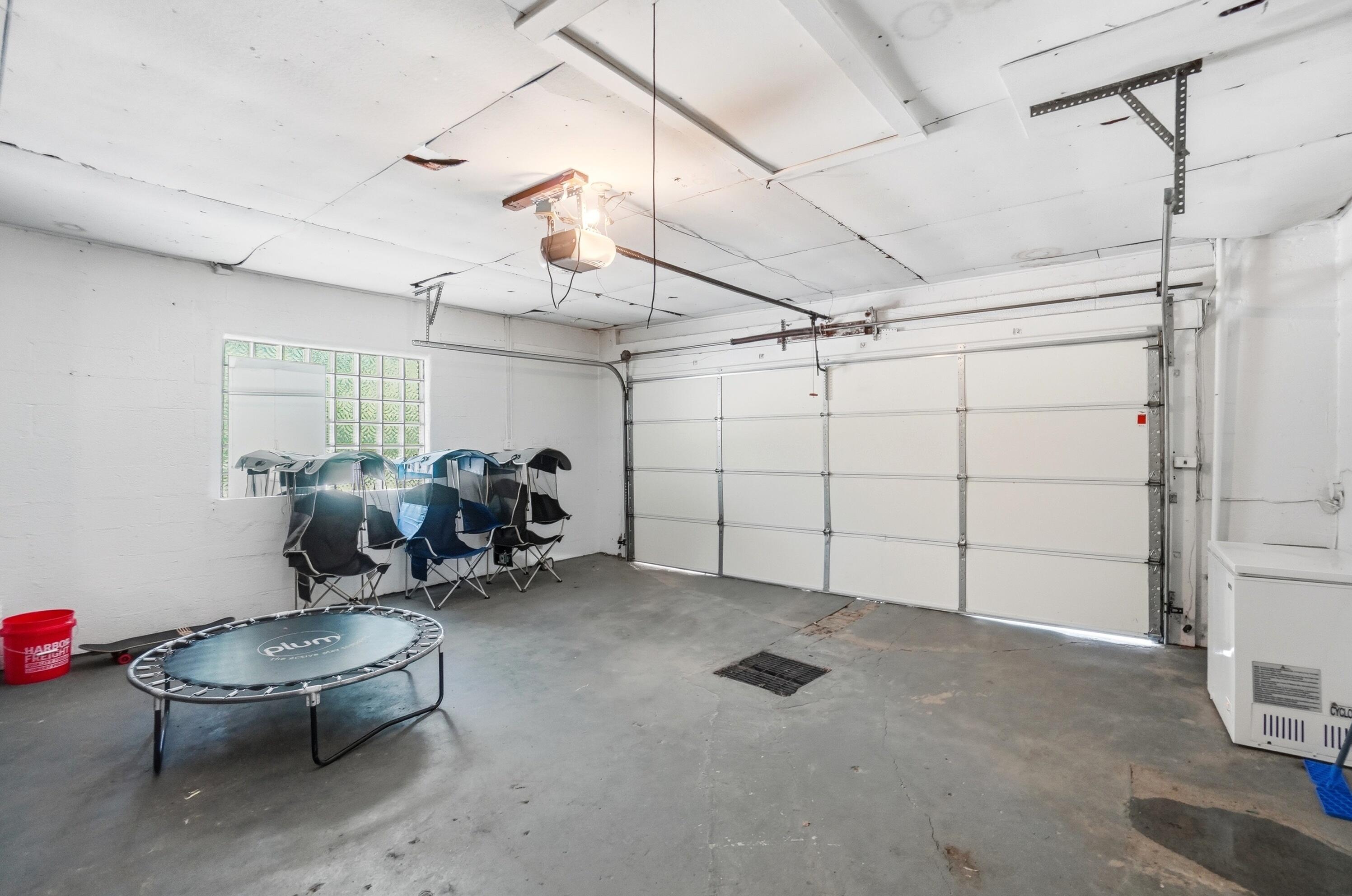2553 Derr Road Property Photo 28