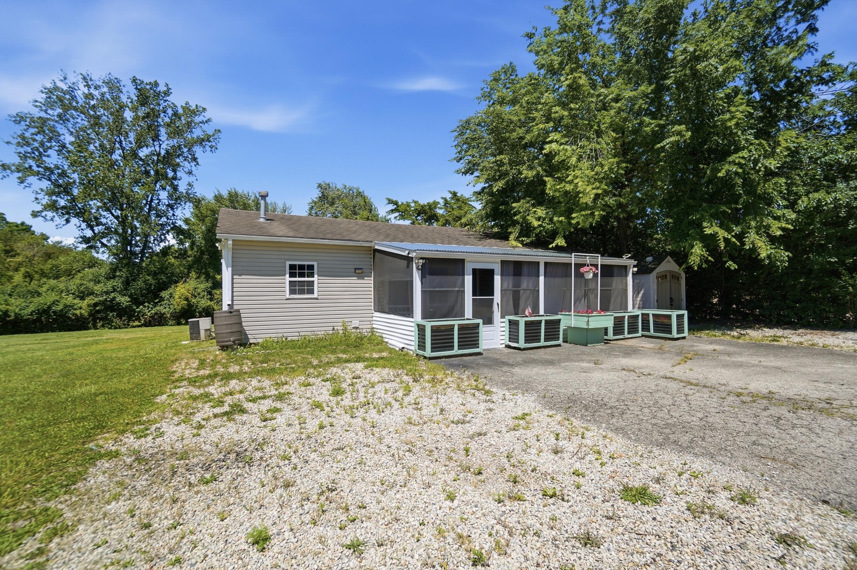 2553 Derr Road Property Photo 37
