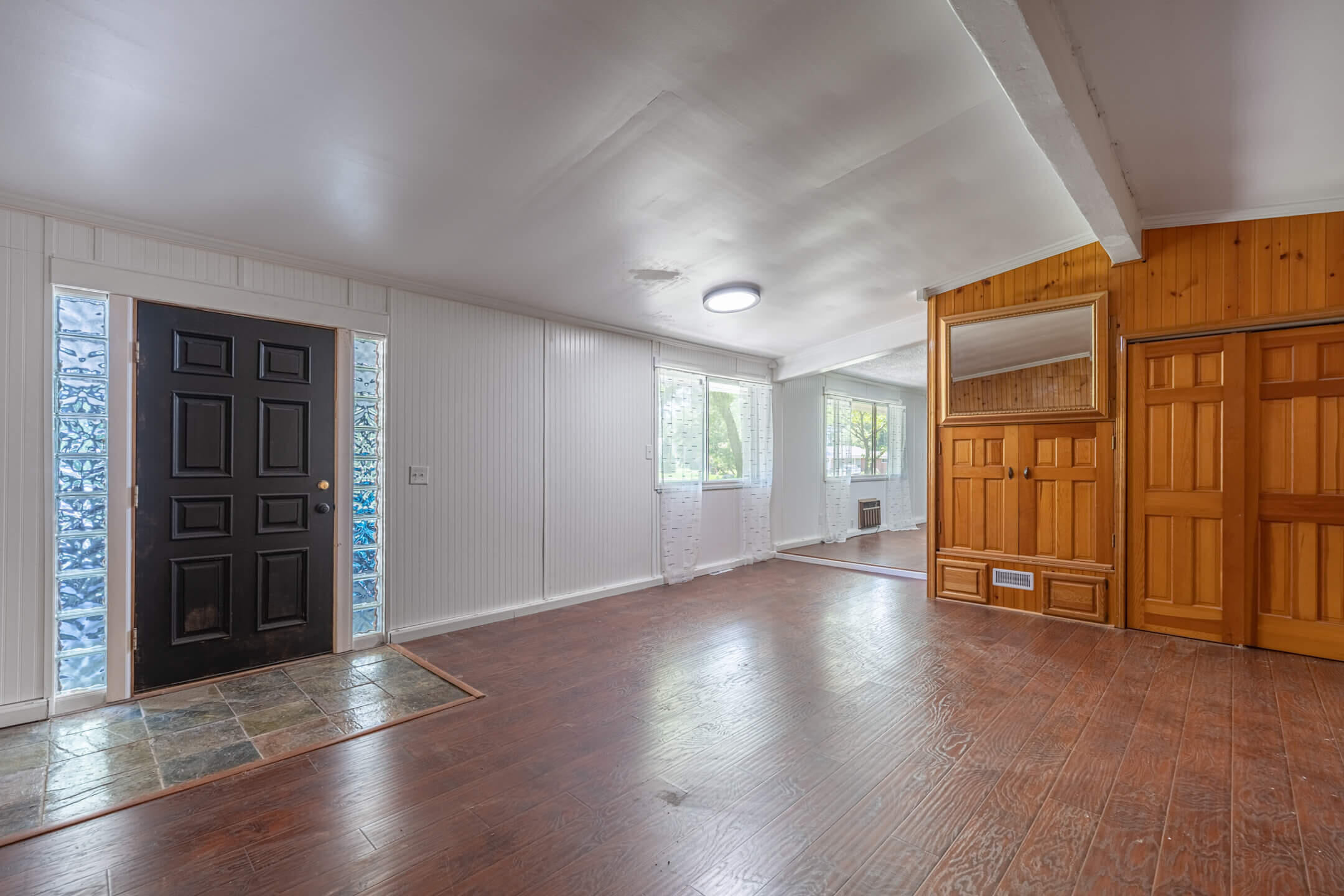 2617 Shadycrest Drive Property Photo 3