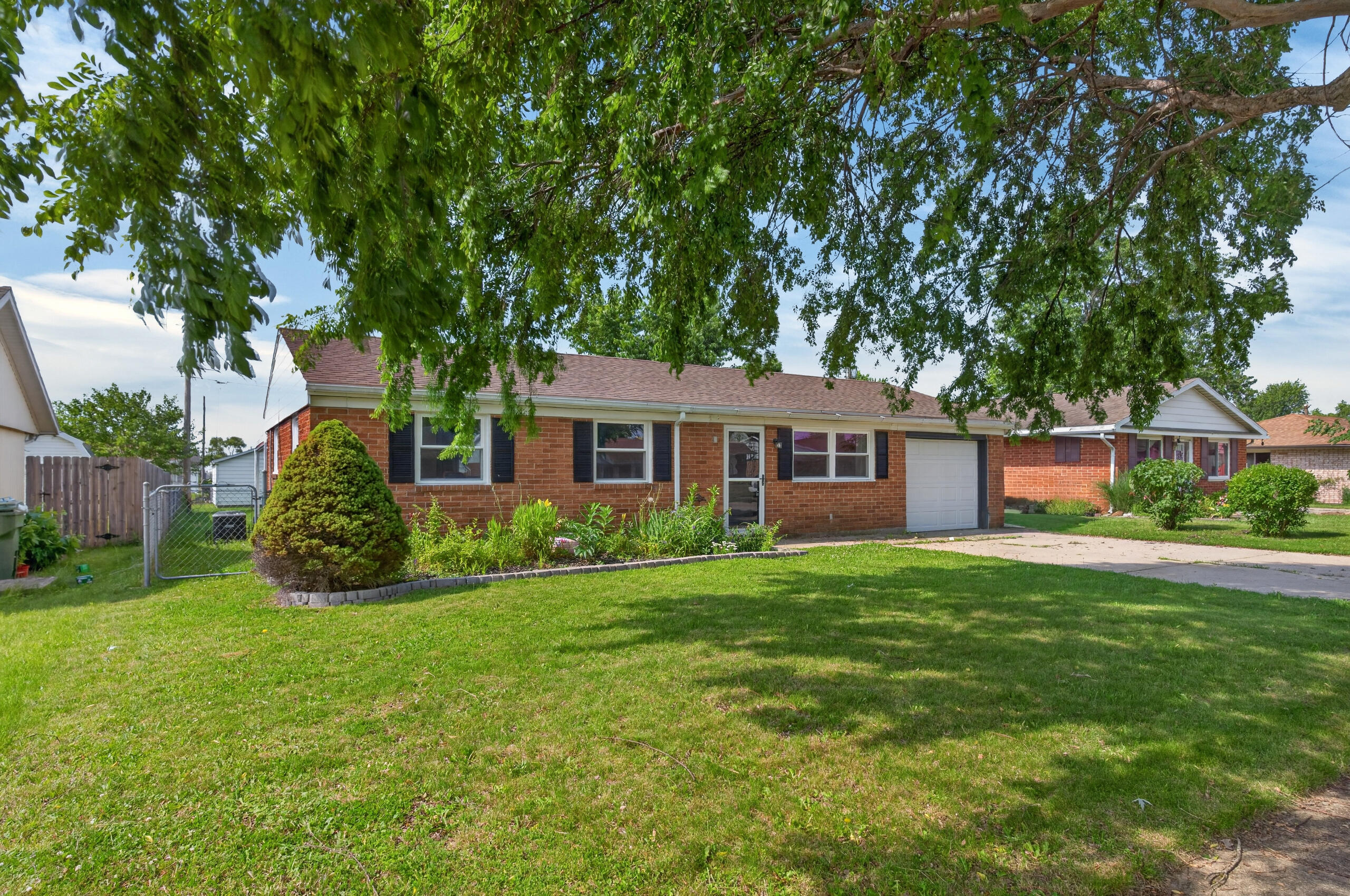 1819 Robert Place Property Photo 14