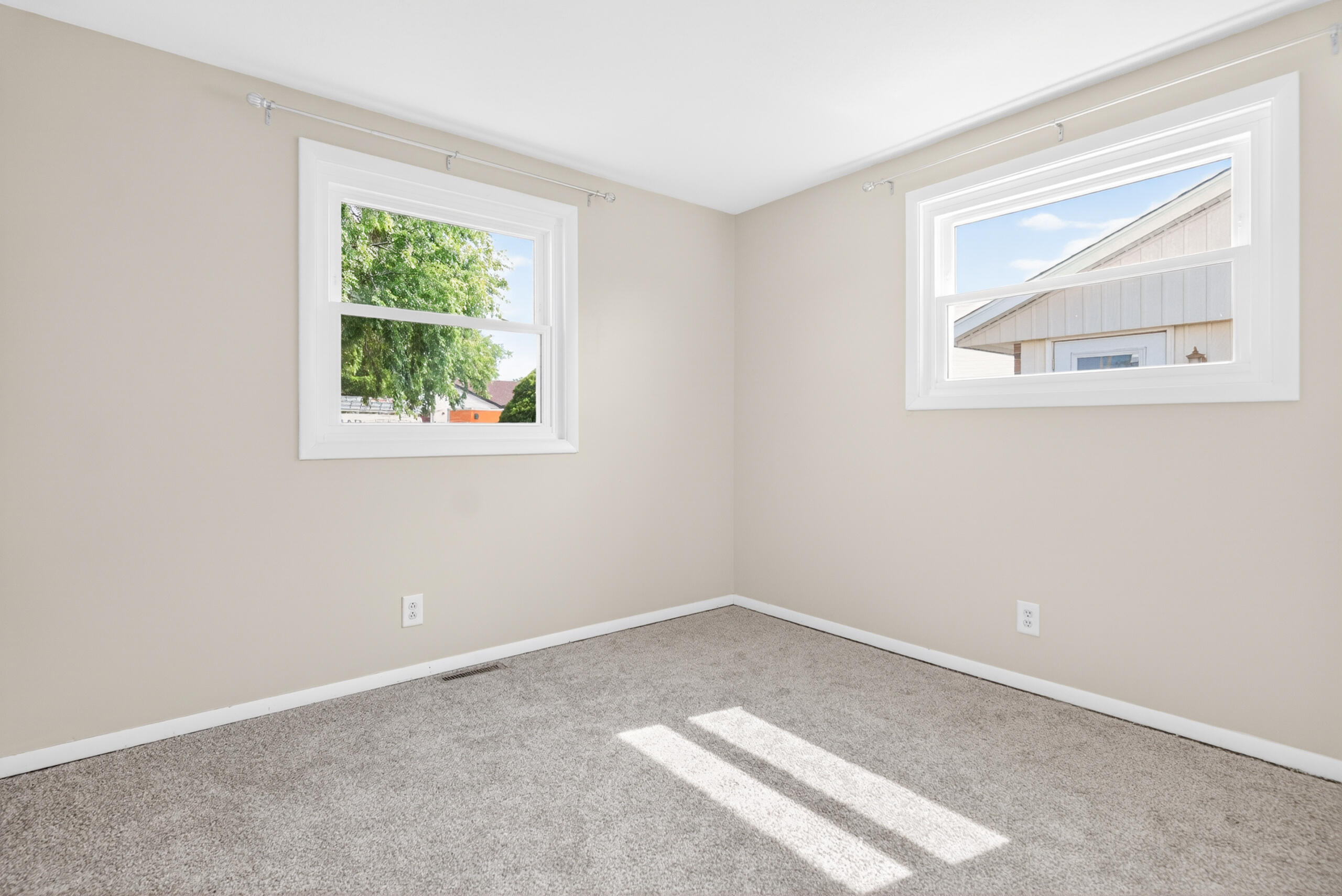 1819 Robert Place Property Photo 18