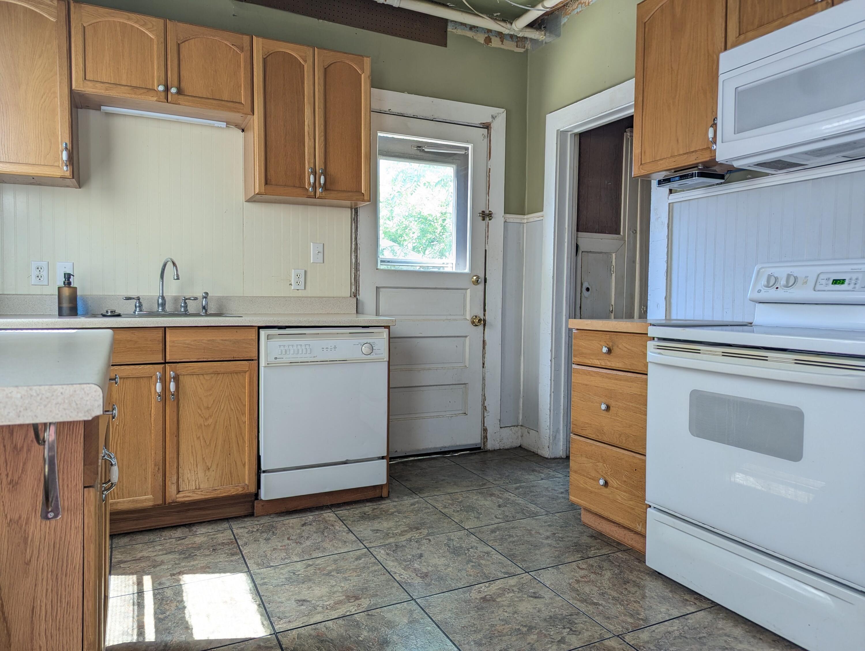 129 Hampton Place Property Photo 11