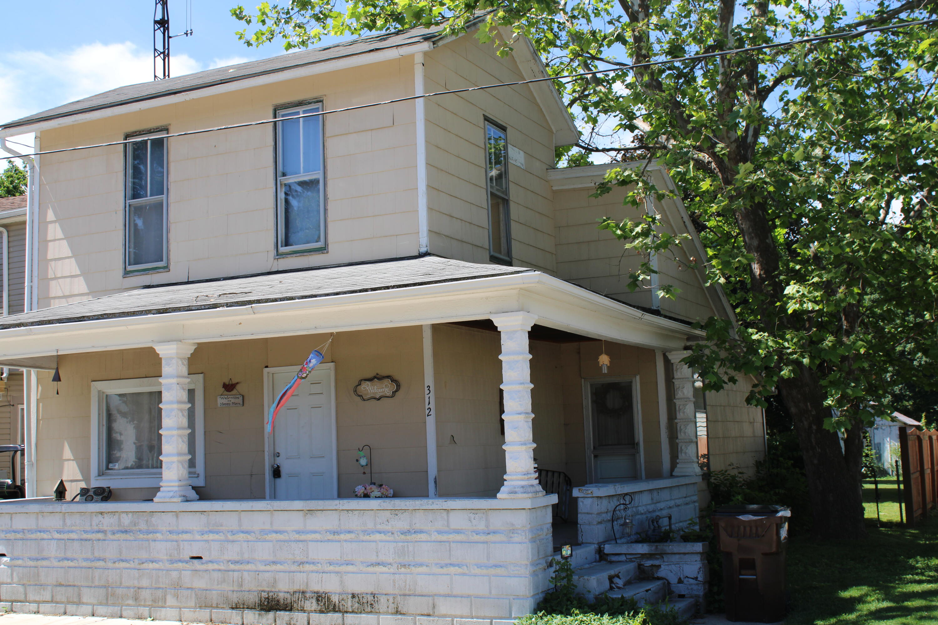312 E Washington Street Property Photo 1