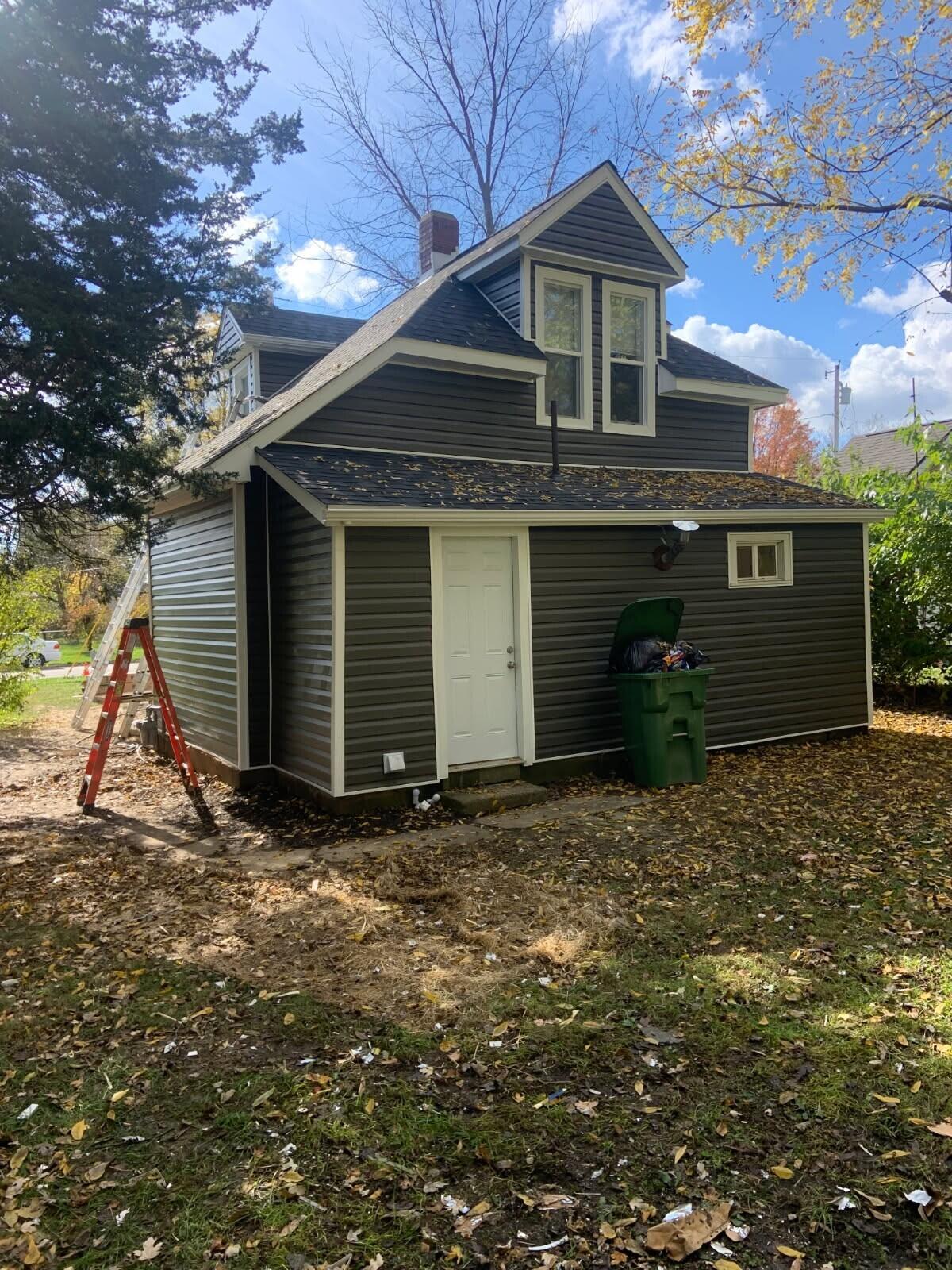 912 Park Street Property Photo 2