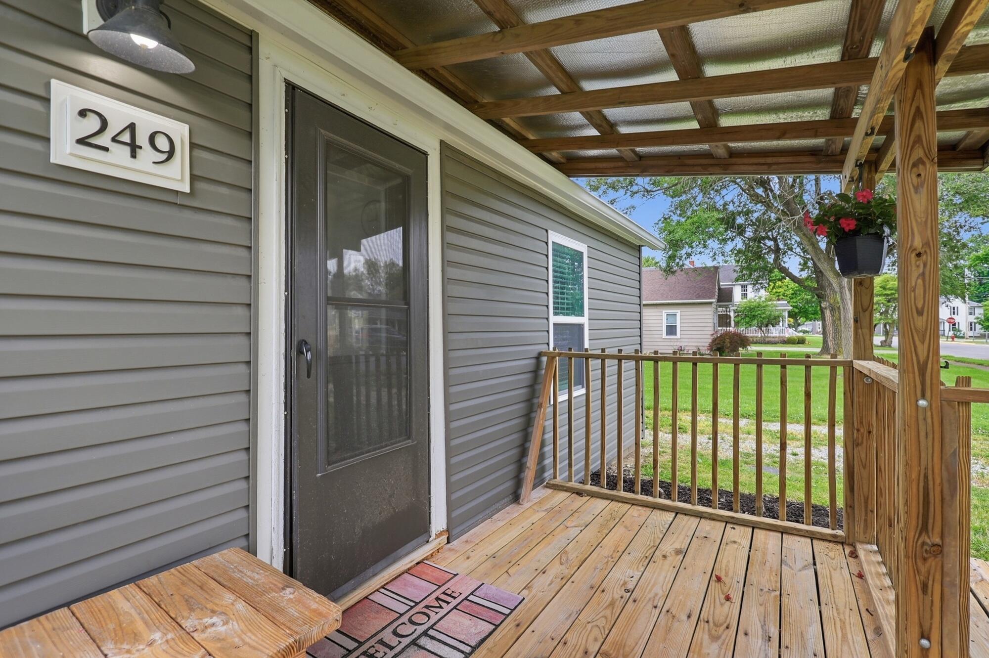 249 W Mound Street Property Photo 5