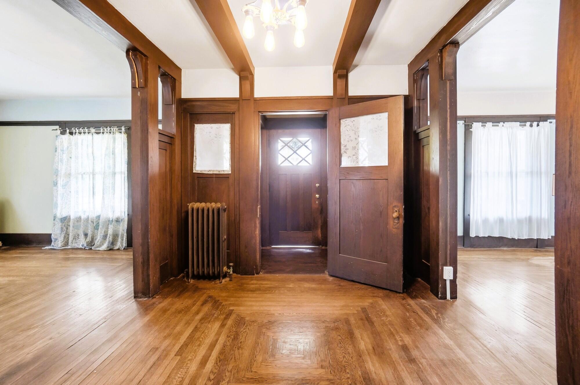 310 E Madison Avenue Property Photo 8