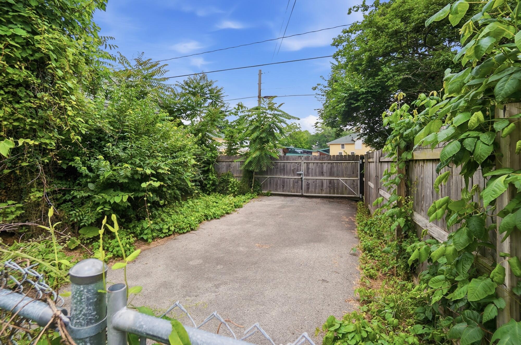 310 E Madison Avenue Property Photo 61