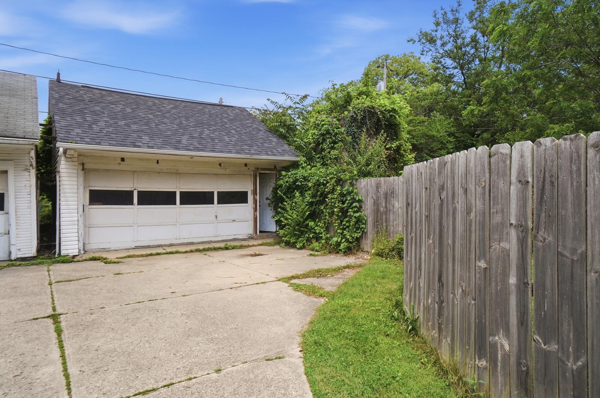 310 E Madison Avenue Property Photo 63