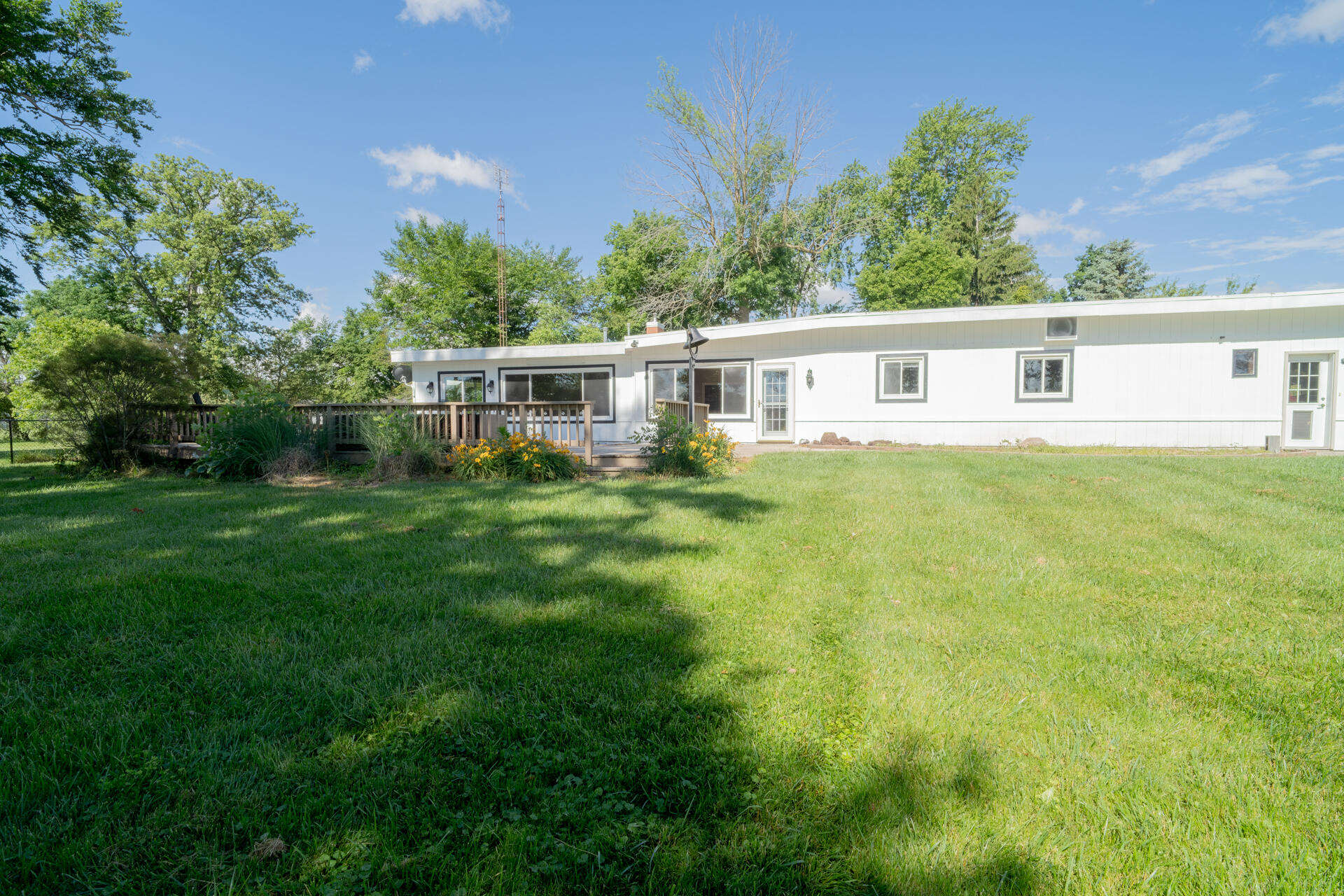 13952 Lochard Road Property Photo 6